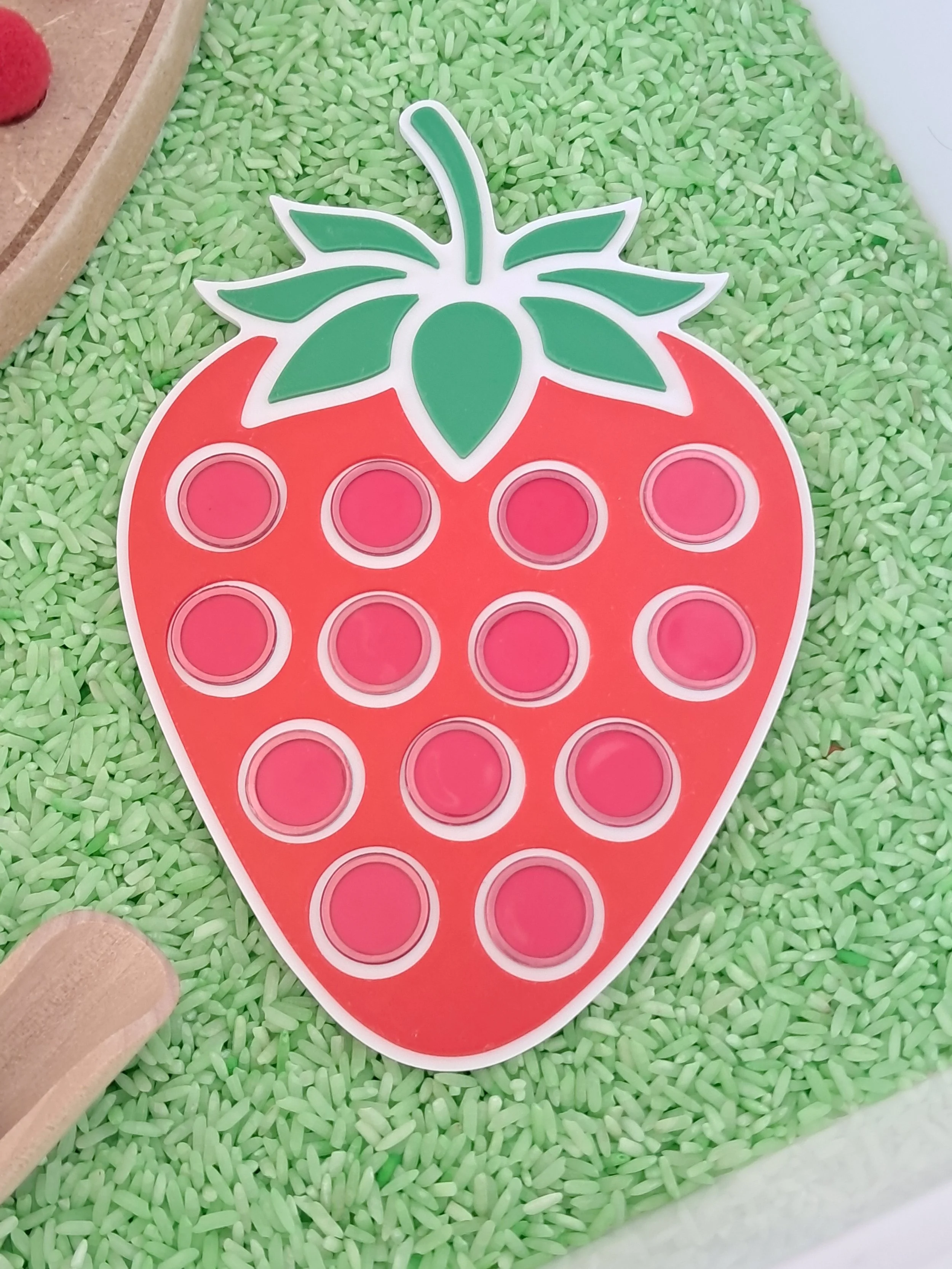 🍓 Plaque sensorielle fraise pour jetons magnétiques