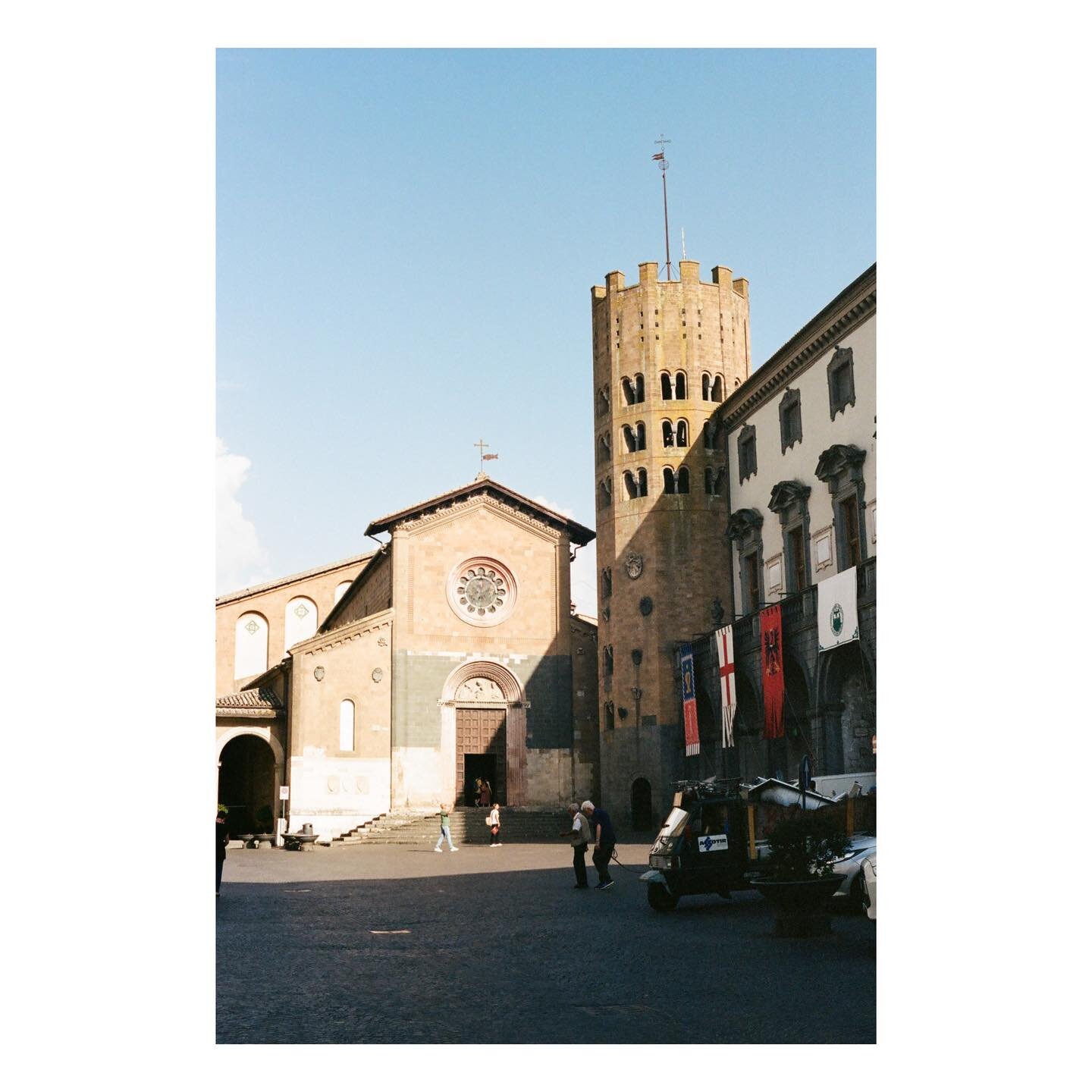 from the streets of Orvieto
.
don&rsquo;t forget to stop by @trattoriadacarloreal for the best food in Orvieto 
.
.
.
Orvieto, Italy
July 2022
.
#orvieto #italia #filmphotography #kodak #kodakportra #kodakportra400 #workaway #workawayadventure #35mm 