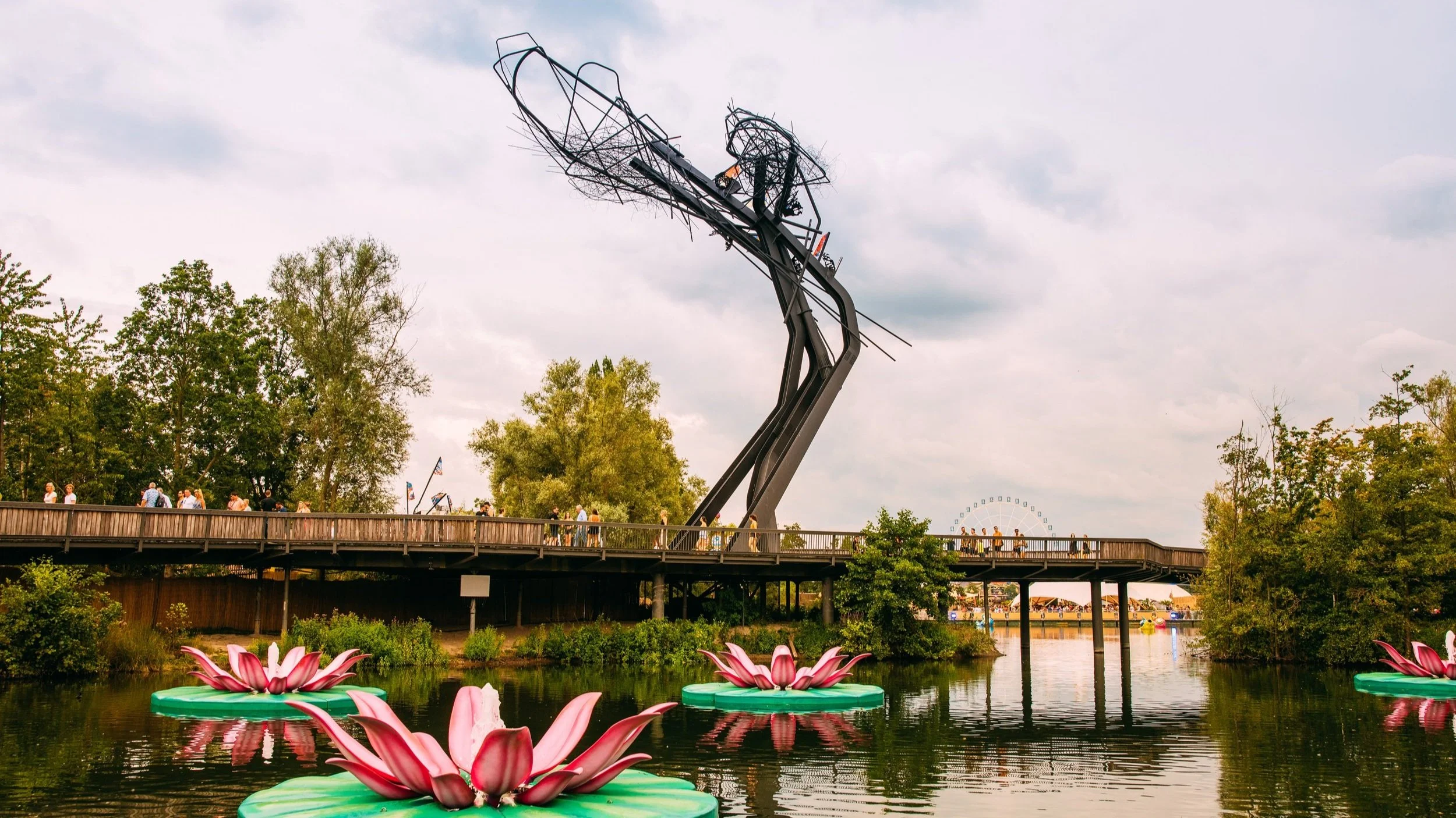 ONE WORLD BRUG TOMORROWLAND ART one-world-brug-tomorrowland-art