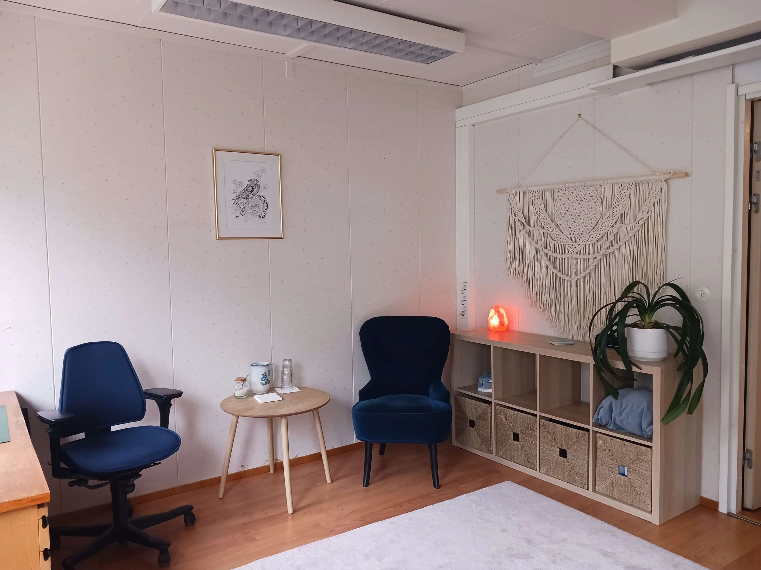 Tunnelmallinen ja kaunis hoito- ja valmennustila luo turvallisen ilmapiirin kohtaamiselle.