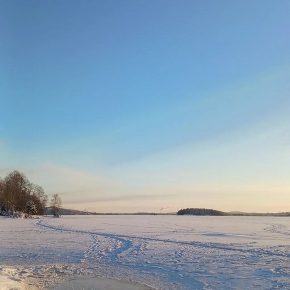 talvinen maisemakuva Tampereen Pyhäjärveltä.