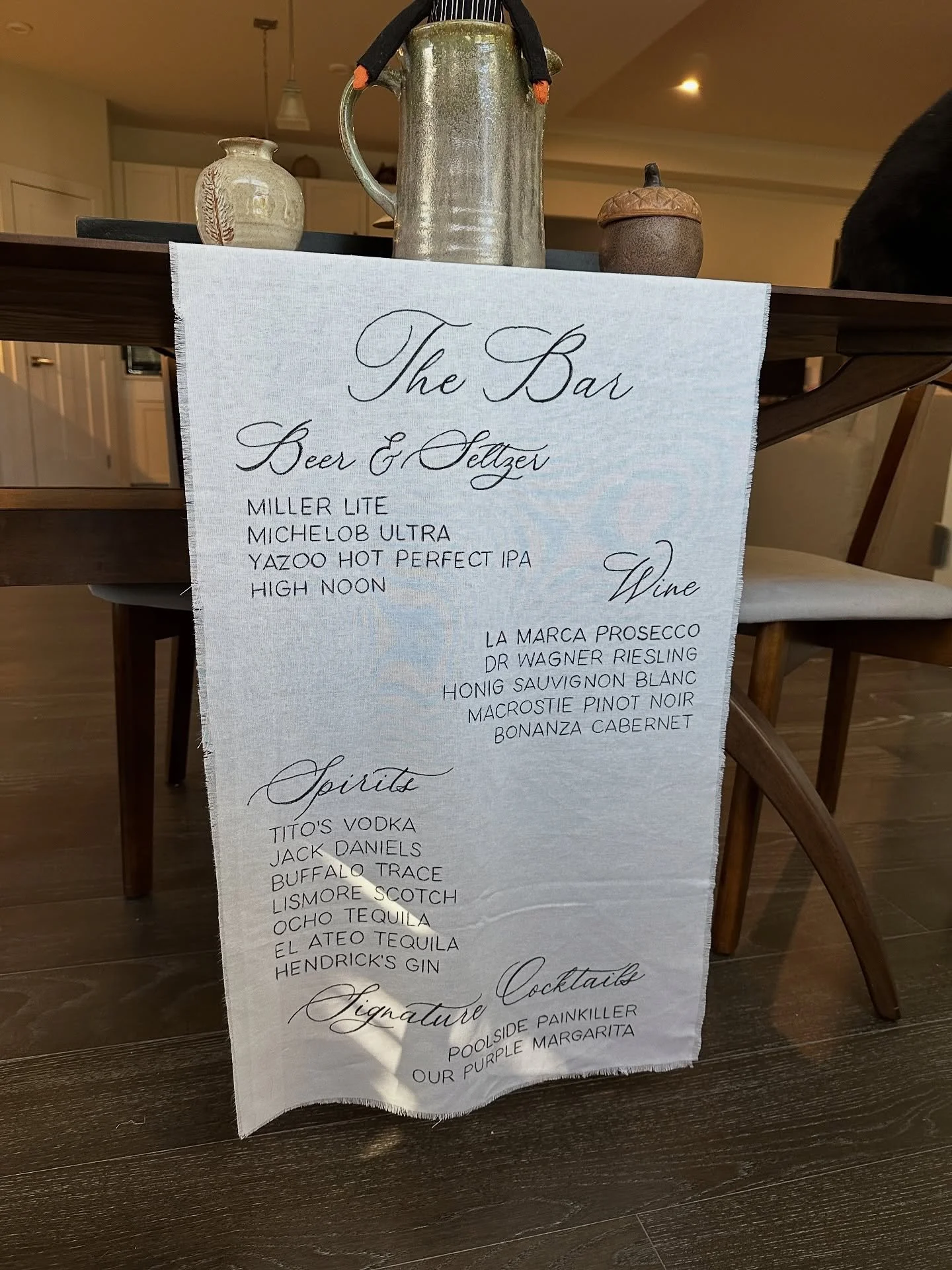 Linen bar menus 🙌🏻 I plan on adding these to the website and Etsy soon, but until then I&rsquo;ve been quietly getting to do some for weddings I&rsquo;ve had the past couple of months!

There are a couple of options, one of which is hand painted li