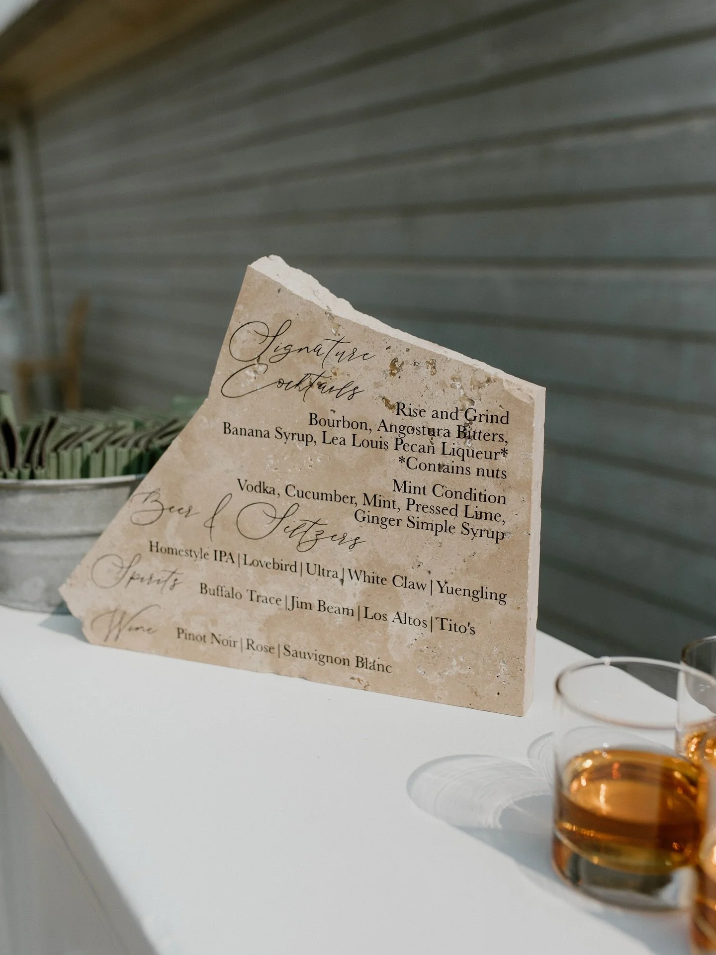 Stone bar menus 🙌🏻

Photo @jacquelinedavisonphotography
Venue @thecedarsatcarrfarm
Planning @ittakes2eventplanners