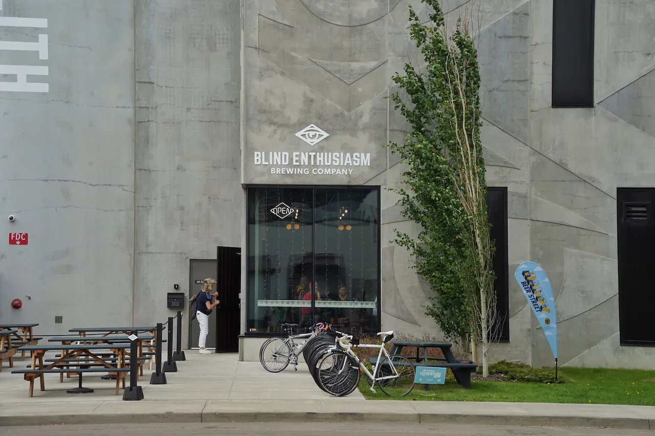 Limited-Time Cheap Food &amp; Drink Specials this Month in Edmonton