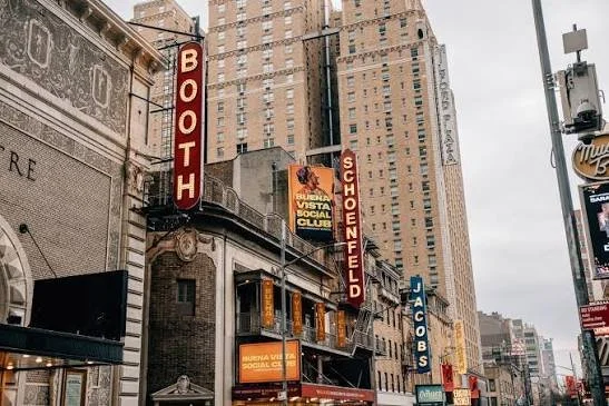 On Stage: Cabaret Spirit of Broadway