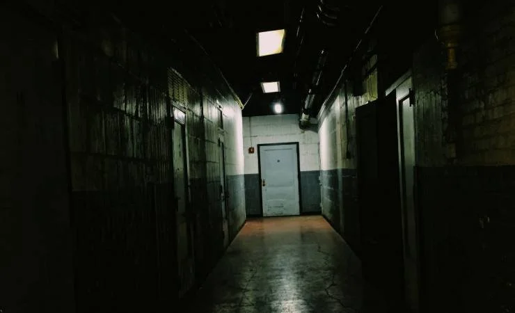 Deadmonton Haunted House: Lights Out! 
