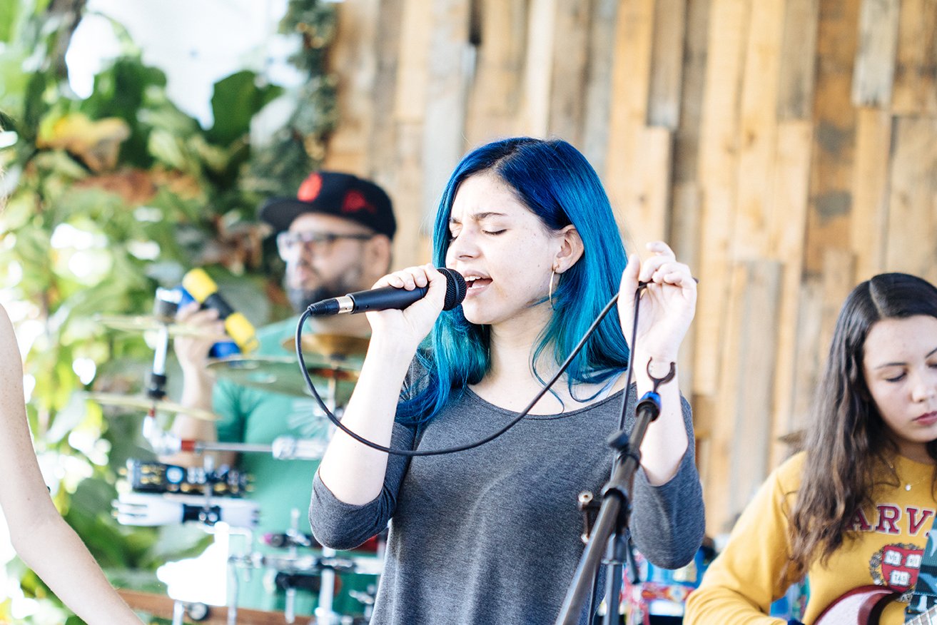 WYNWOOD YARD SINGER.jpg