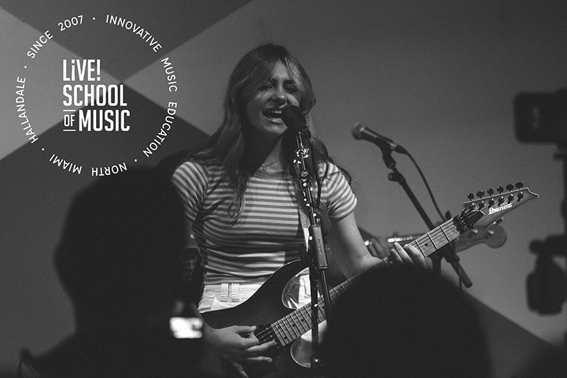 Singer at LIVE Miami IMG_1220 copy.jpg