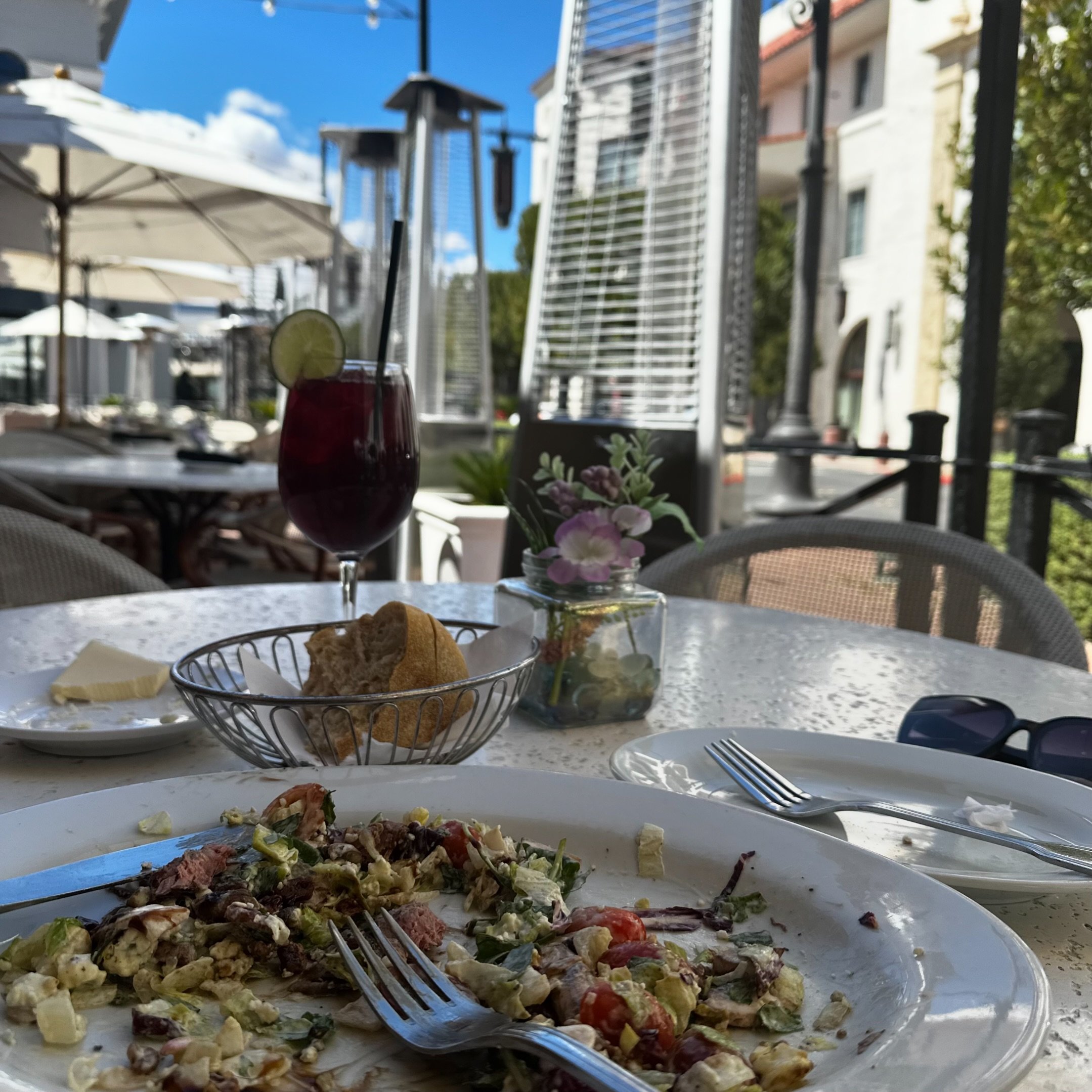 hobby: devouring steak salads and sangrias in the afternoon sun. love meeting friends, but kinda love dining solo, too. x, z.🍷🕶️ @brioitaliangrille
