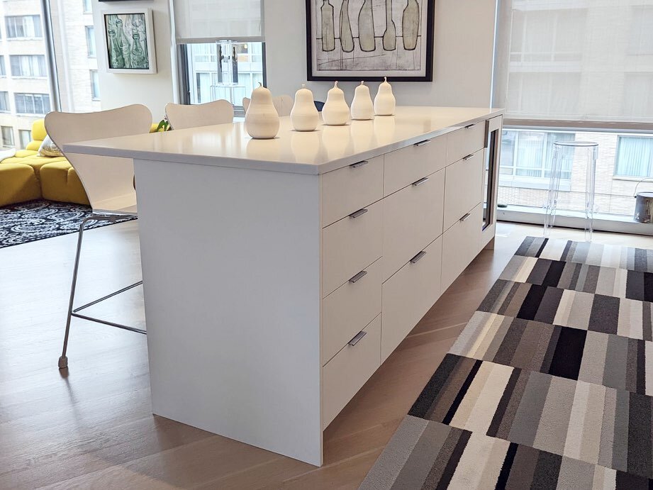 Kitchen island in white with mortised tab pulls from a previous project. It&rsquo;s great to see our finished work in action! 

#cabinetry #customcabinetry #customcabinetrydc #madeindc #custommade #customcabinetrydesign #shakeupyourstyle #design #des