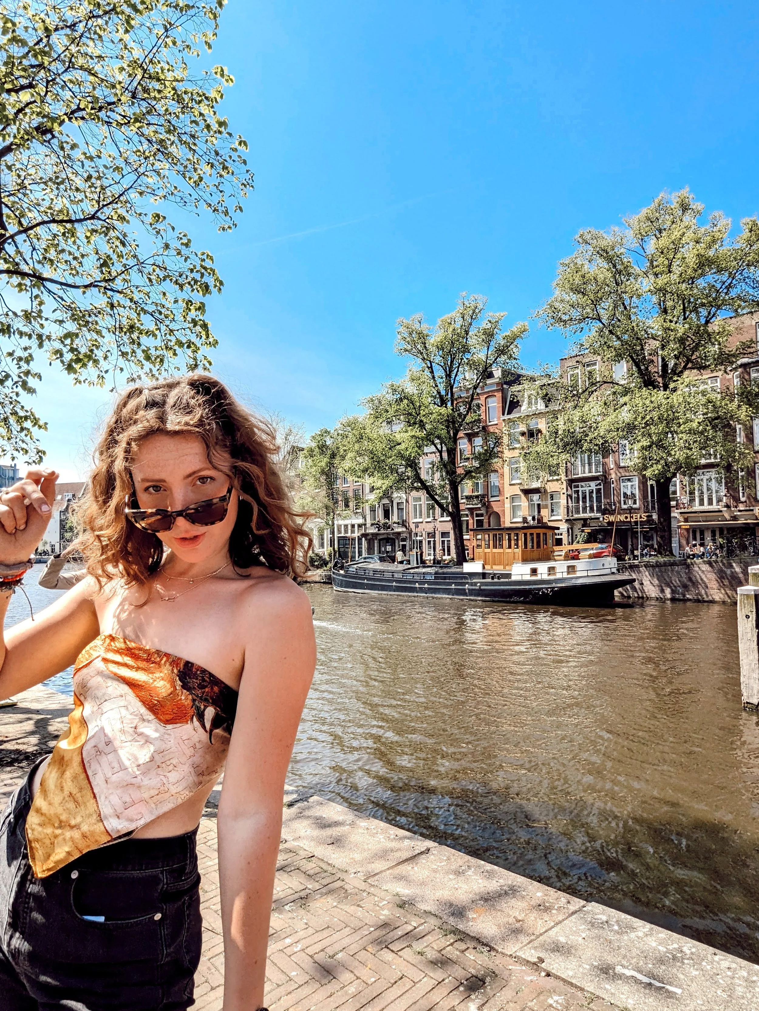 @lizsgreatperhaps didn&rsquo;t set out to become a full-time traveler. After graduating college and starting a publishing career in Boston, she found herself burned out, anxious, and questioning the version of success she had been chasing. What start