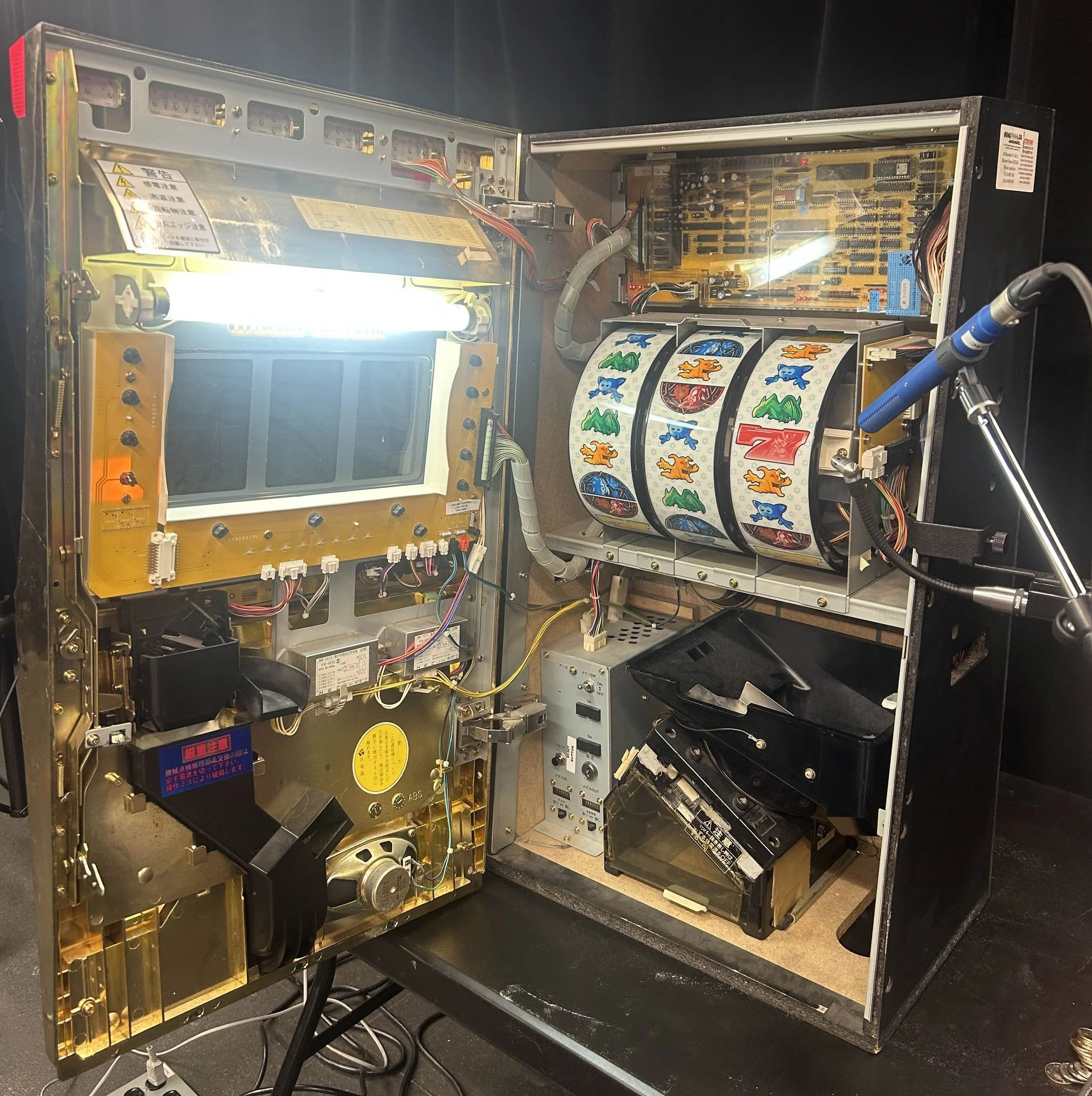 New commission for Violin and Pachislo Slot Machine!