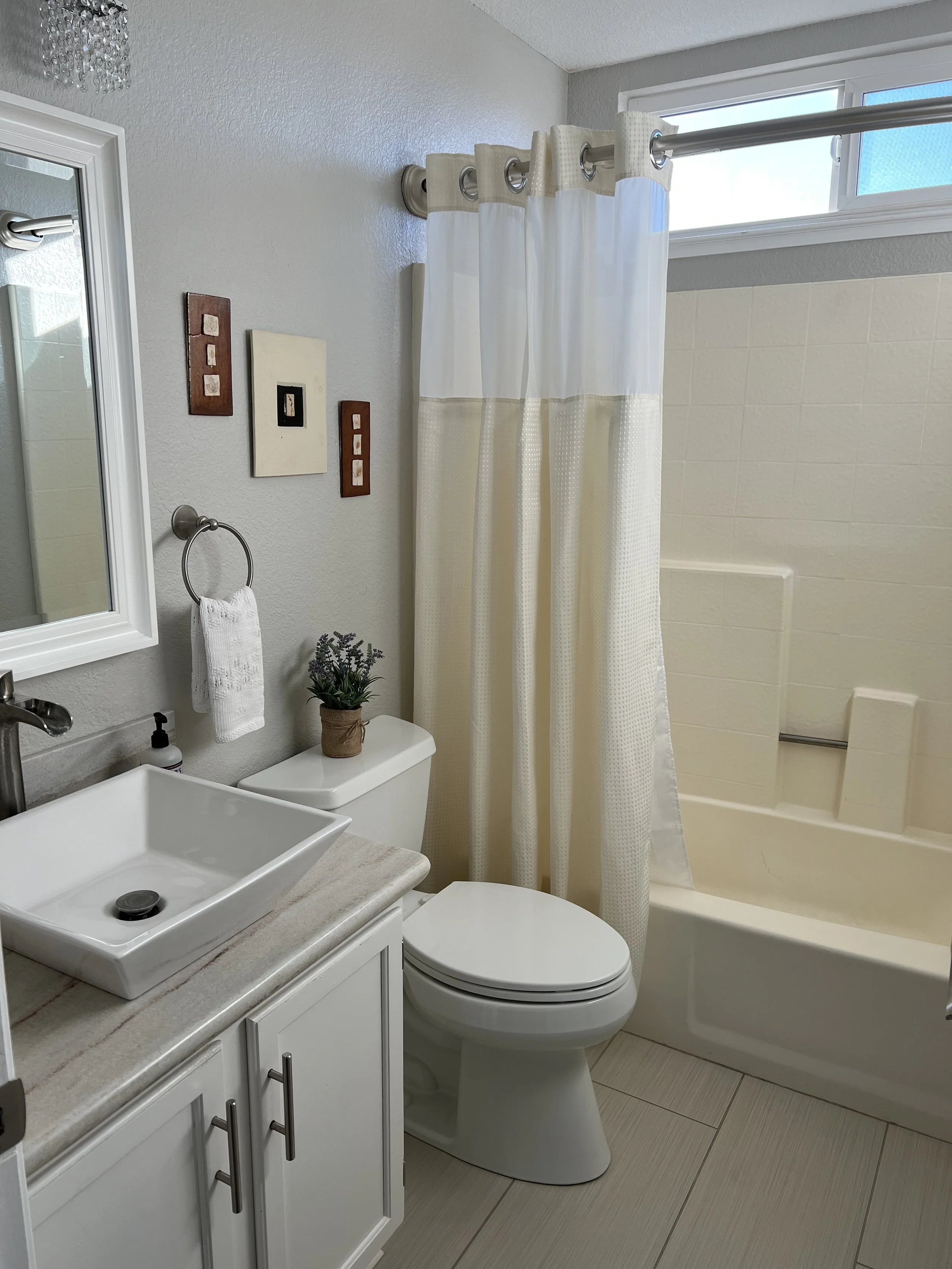 SecondBathroom.jpg