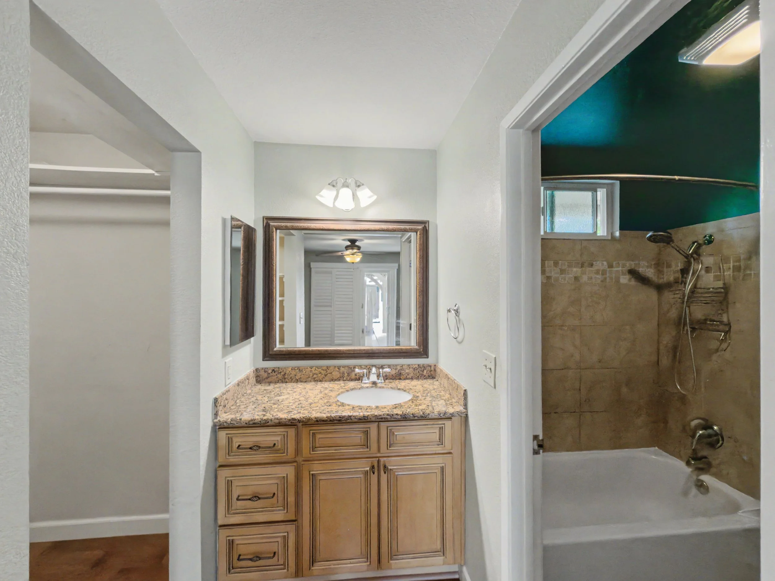 18. Master Bathroom.jpg