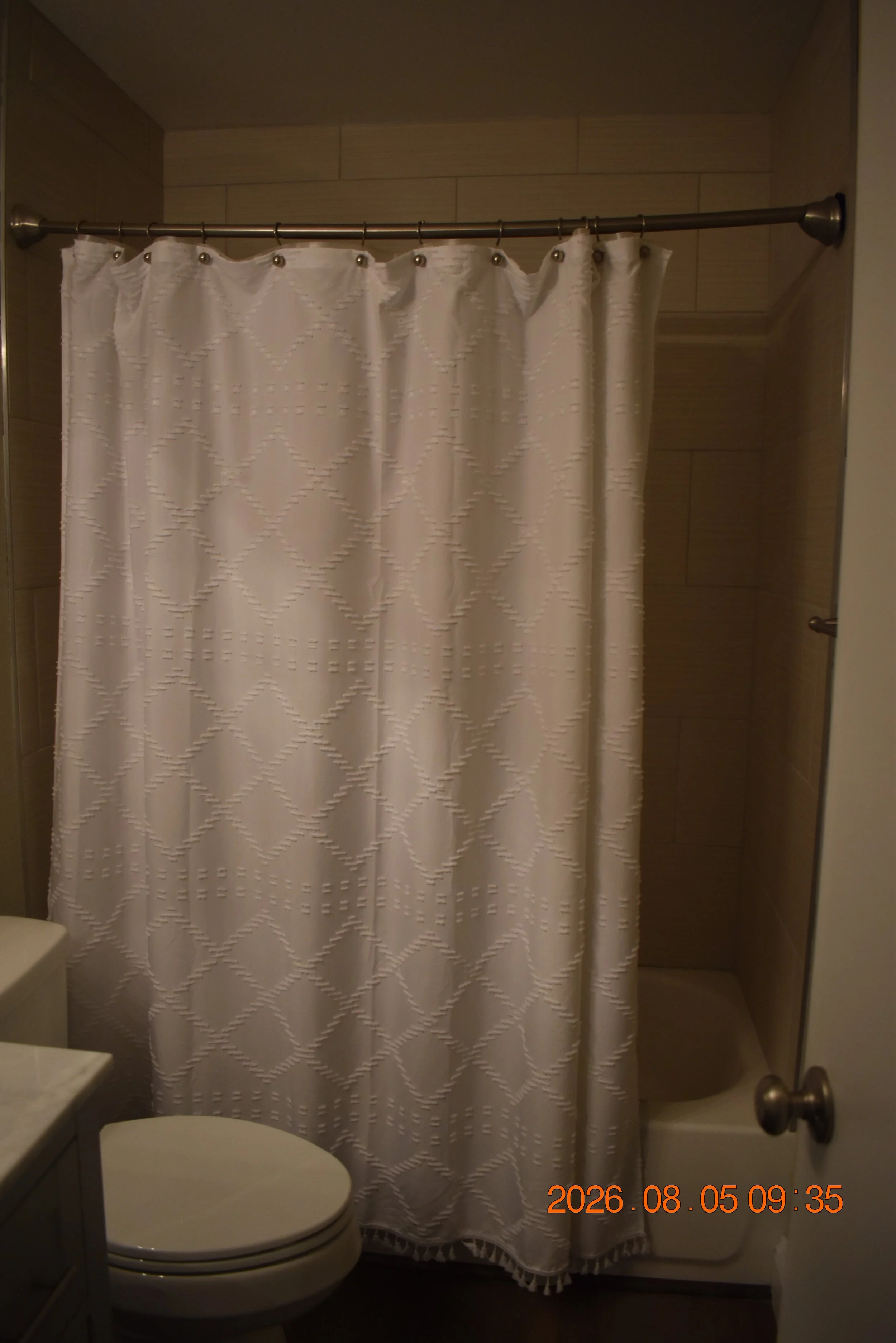 13. bathroom.JPG
