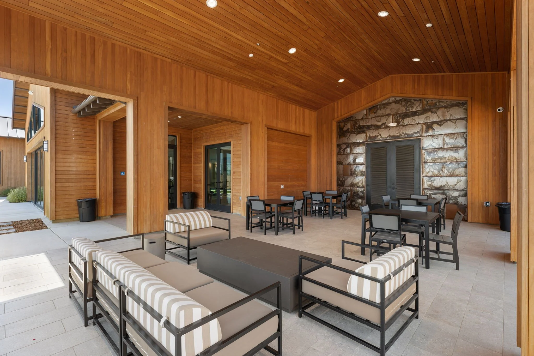 65-web-or-mls-2471-Lake-Club-Dr-CCF-65.jpg