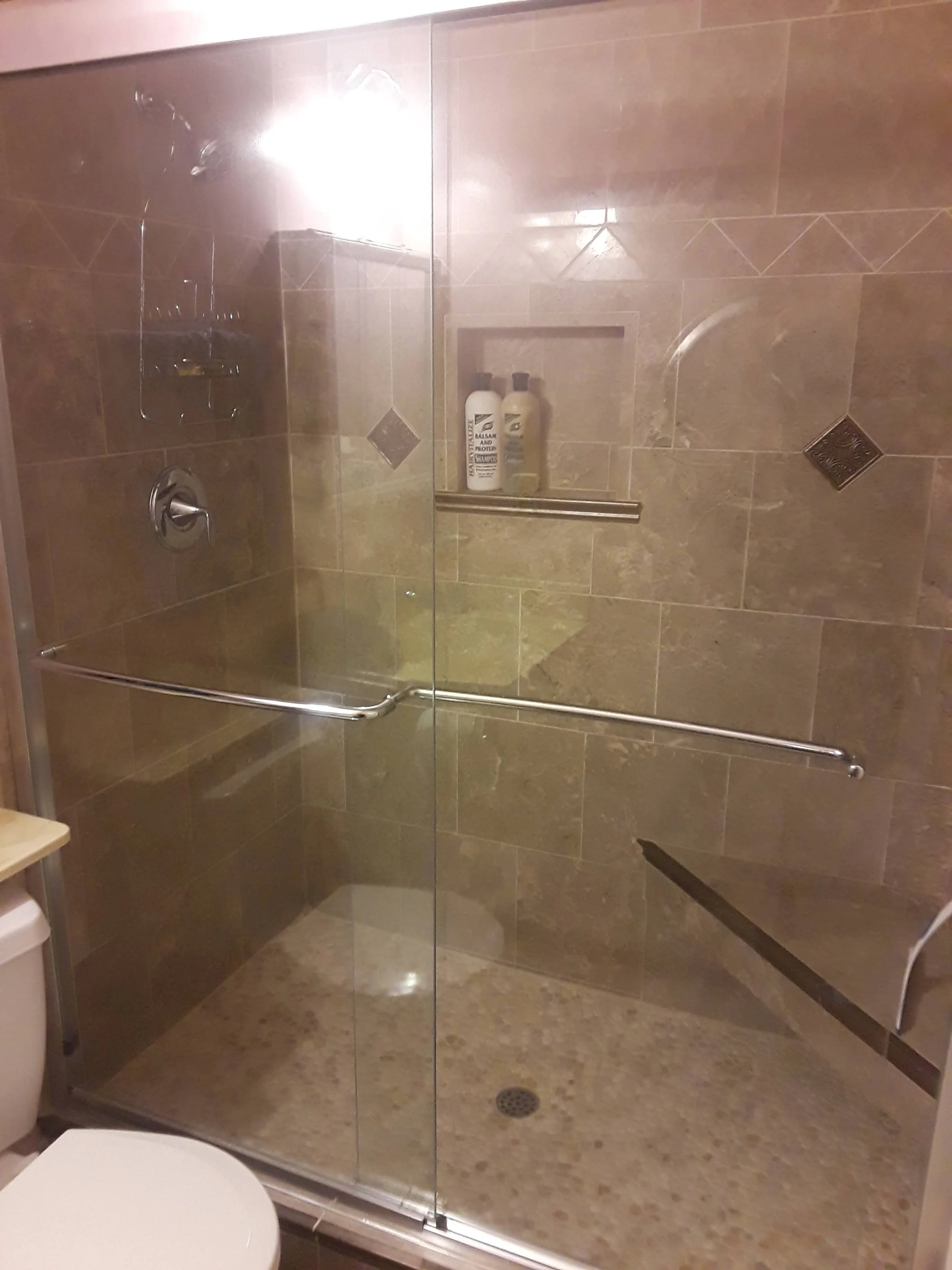 Pic41MstBath-2 copy.jpg