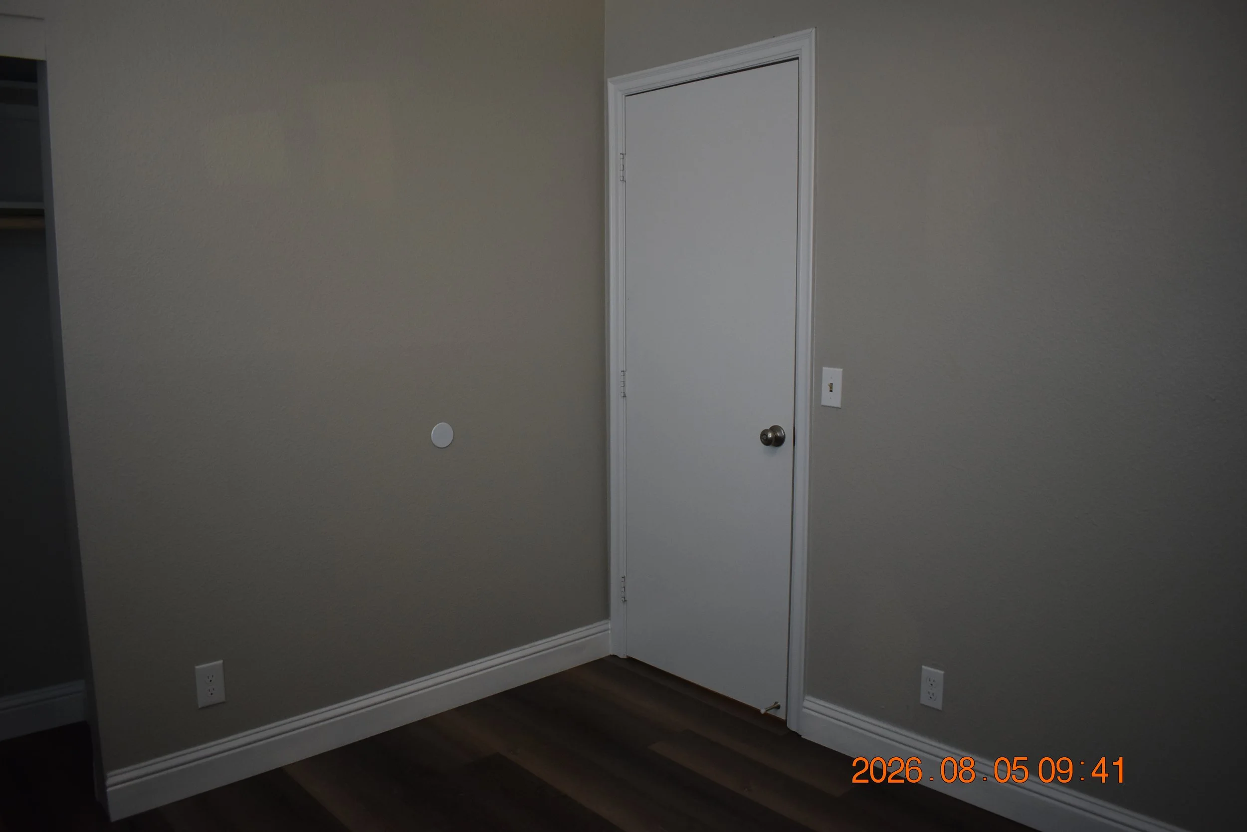 9. second bedroom 1.JPG