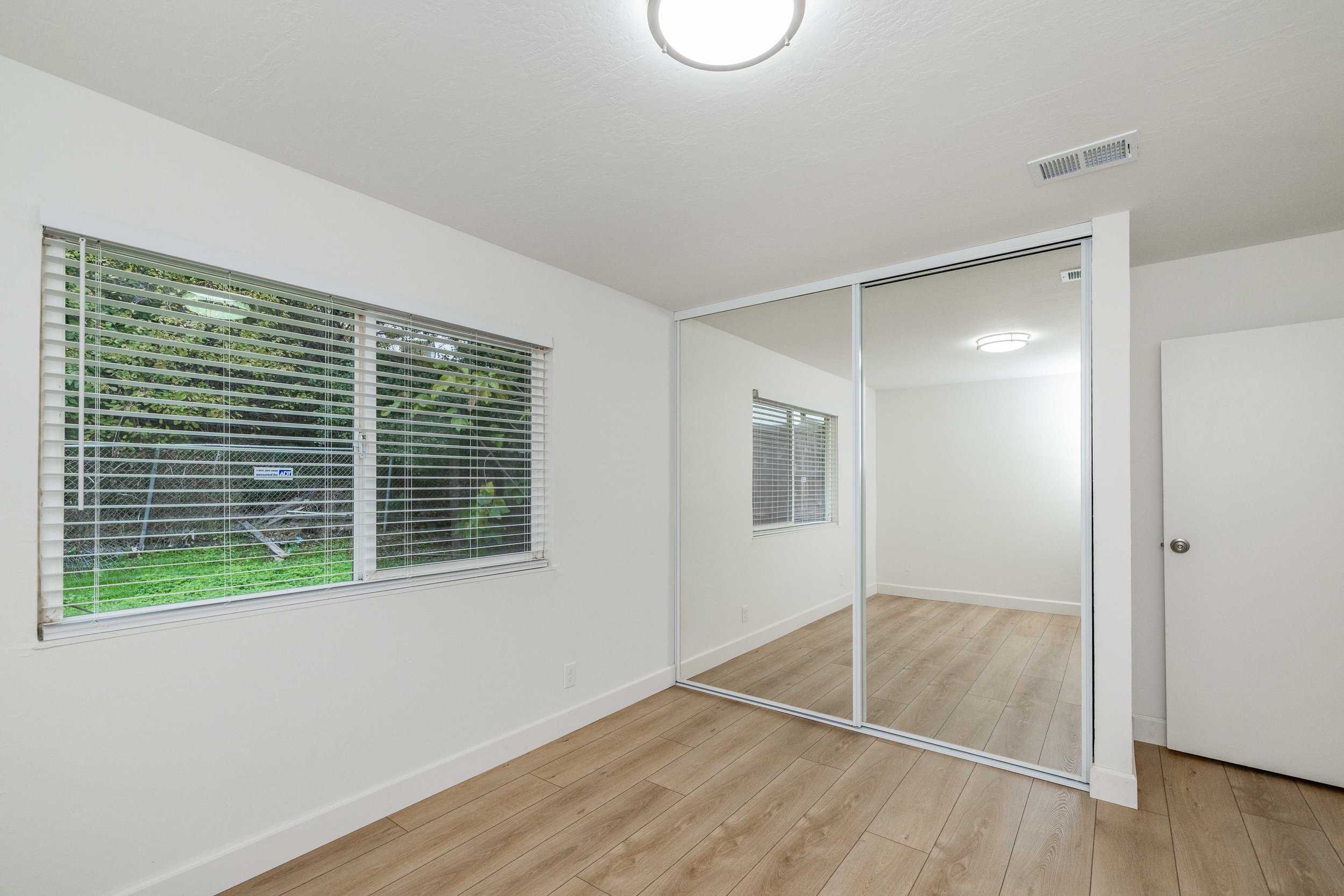 Bedroom 1 part 2.jpeg