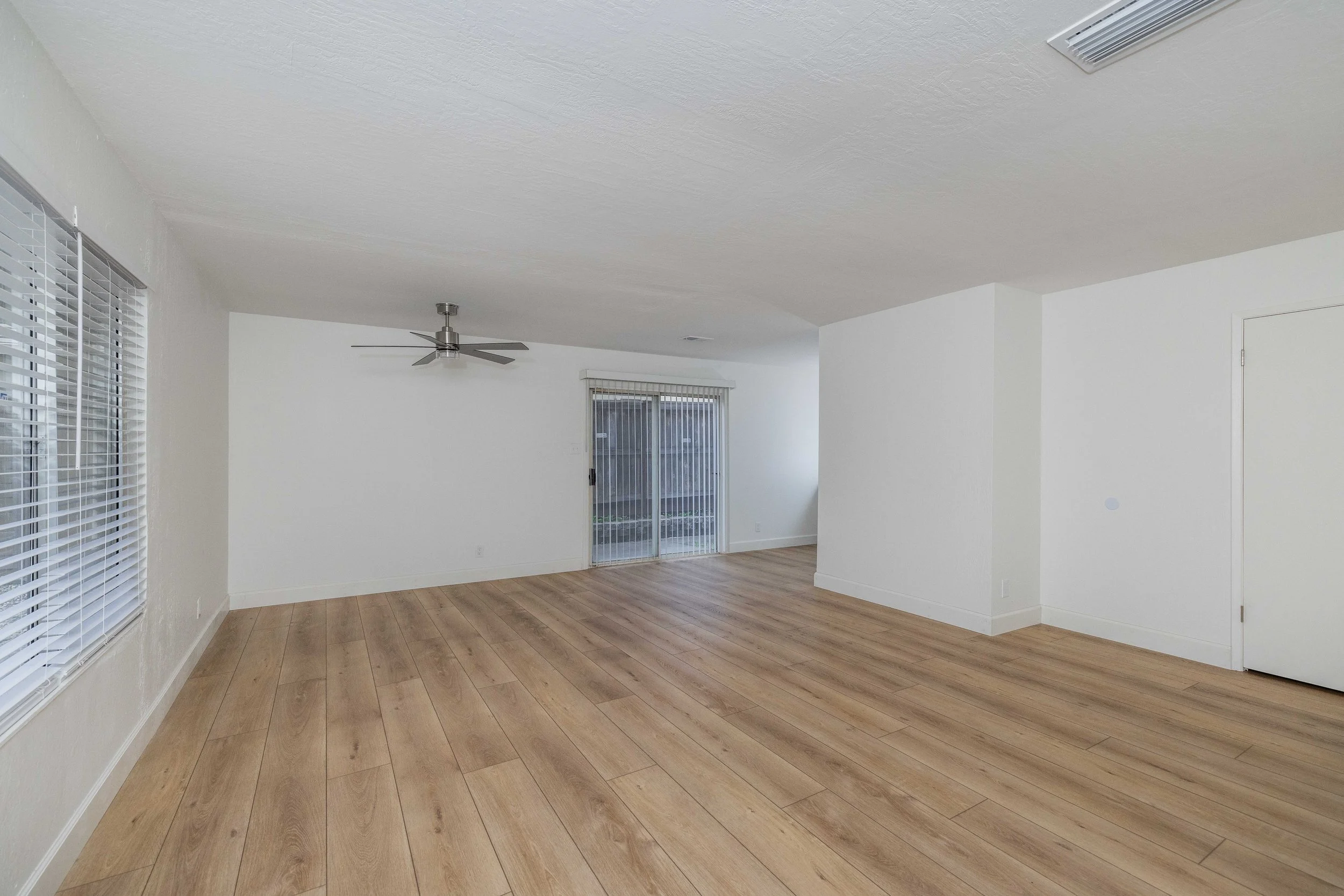 Living:Dining 3.jpeg