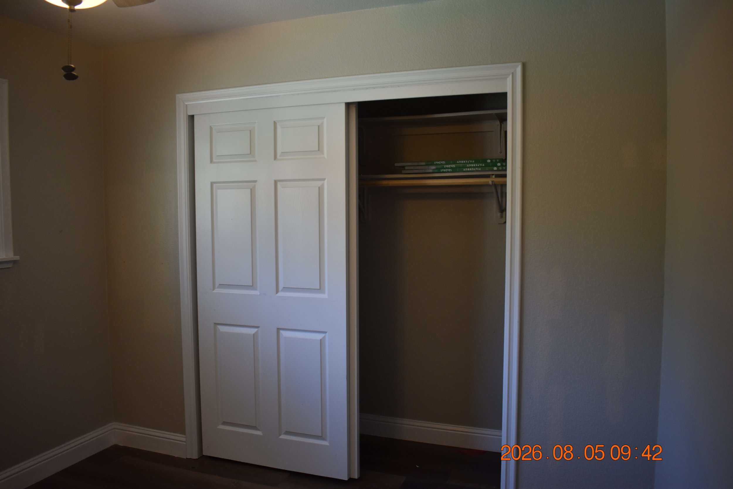 11. third bedroom 1.JPG
