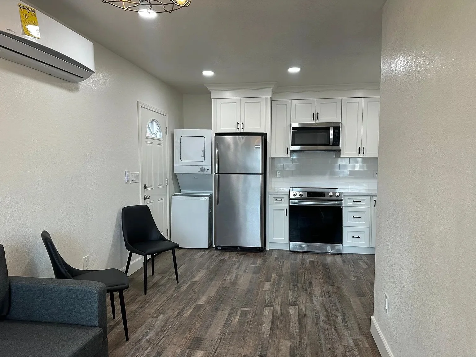 Kitchen 2.jpeg