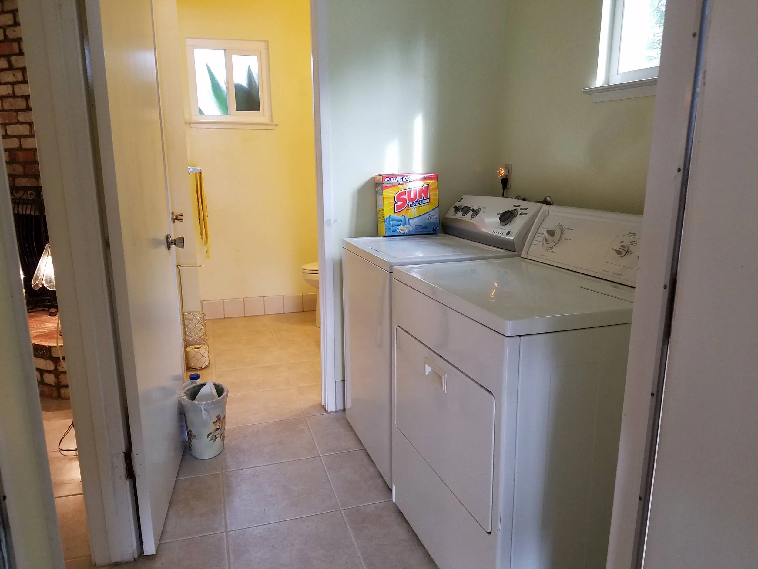 Pic20LaundryRoom3 copy.jpg