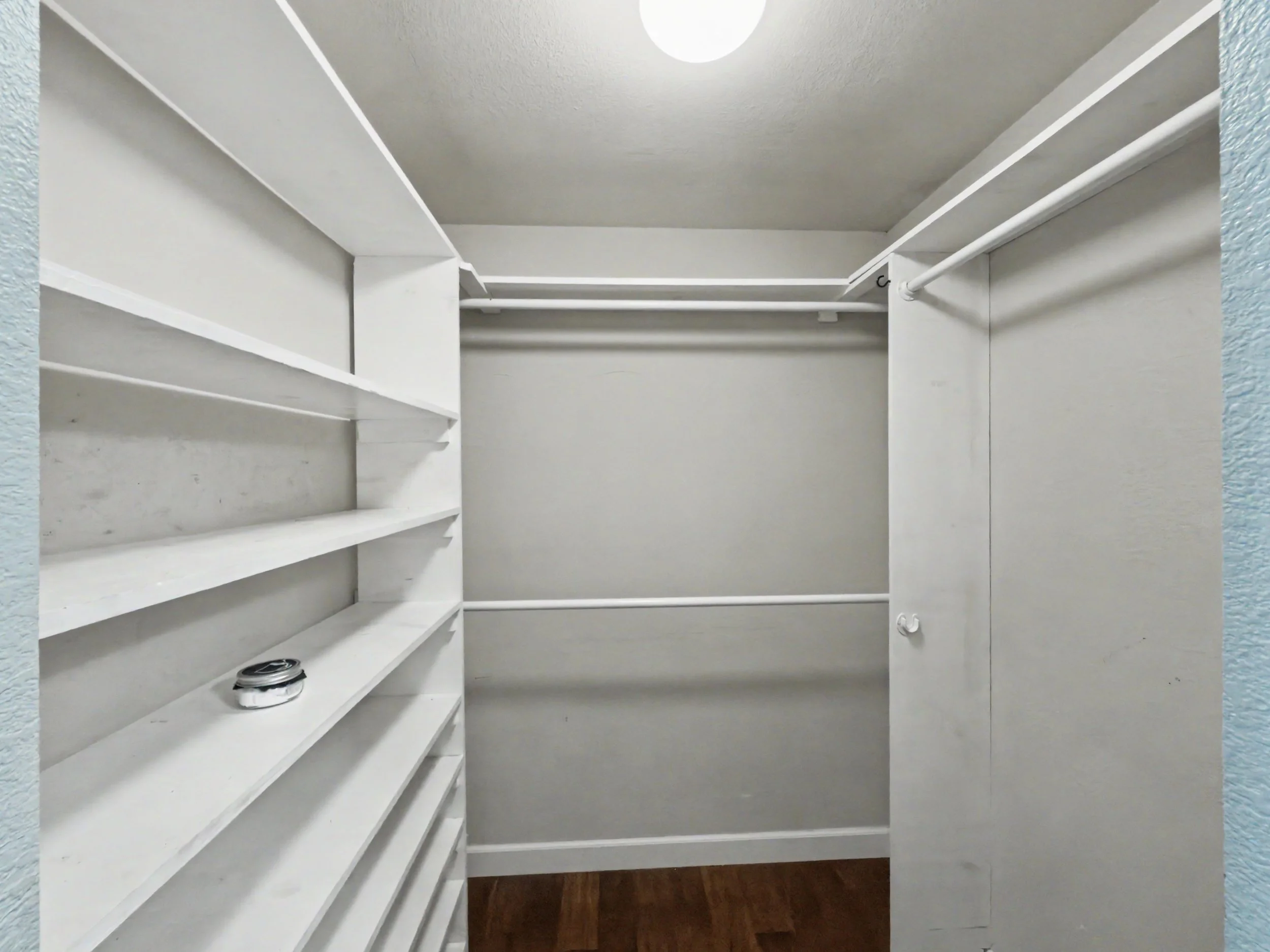 19. Master Closet.jpg