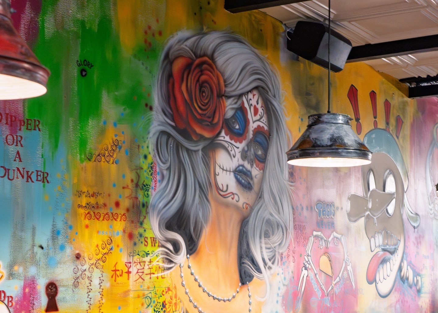 Every wall tells a story. Welcome to Bayside. Live clean and eat dirty.

 #rvc #mixeddrinks #fooodddiieeee #li #cocktails #guac #drinklongisland #longislandny #dirty #tequila