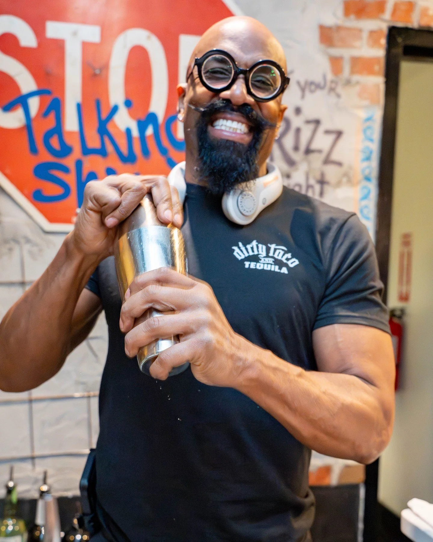 Smile says it all&hellip; this one&rsquo;s about to hit 🍉🍹
Fresh watermelon, tequila flowing, and a pour made with good vibes only 😄🔥
One sip and you&rsquo;re hooked&hellip; don&rsquo;t say we didn&rsquo;t warn you 😏✨
#DirtyTaco #WatermelonMarg 