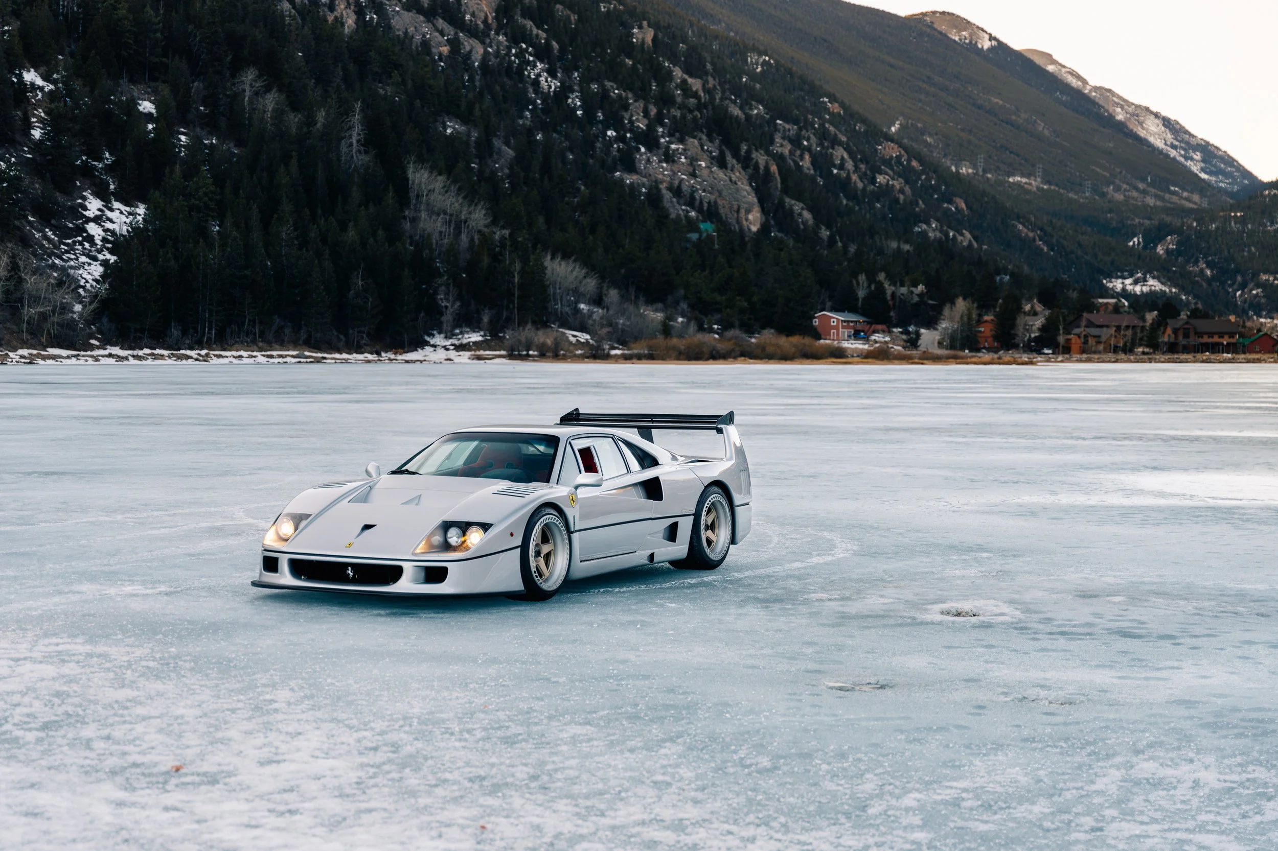 Supercar ron F40 on ICE