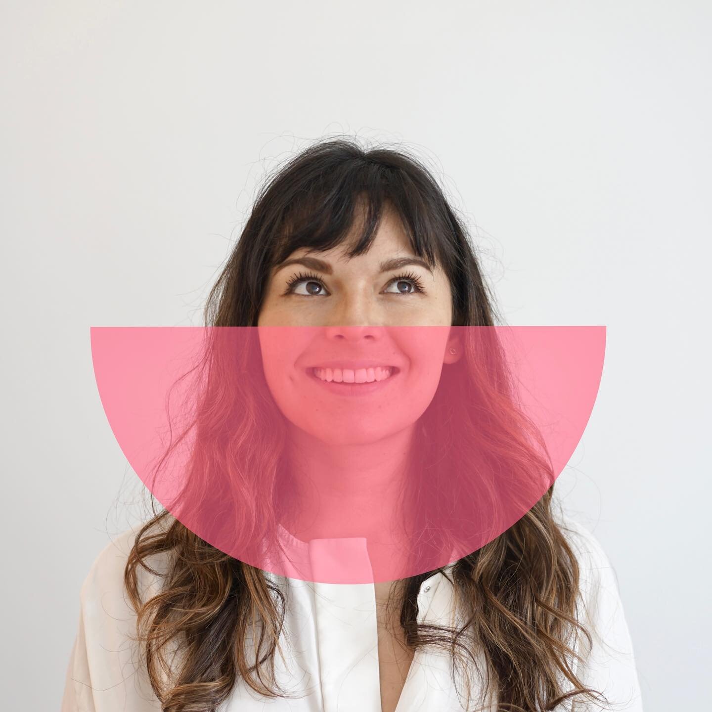 Ella es Valeria y está más que sonriente y feliz por un nuevo proyecto de OurLinks! Se te ocurre qué será? Se comerá? Se construirá? A que olerá? Descúbrelo pr&oacute;ximamente🤫🤍🤍🤍🤍🤍🤍🤍🤍 #changemaker #proyectos #impact #amor #humano #