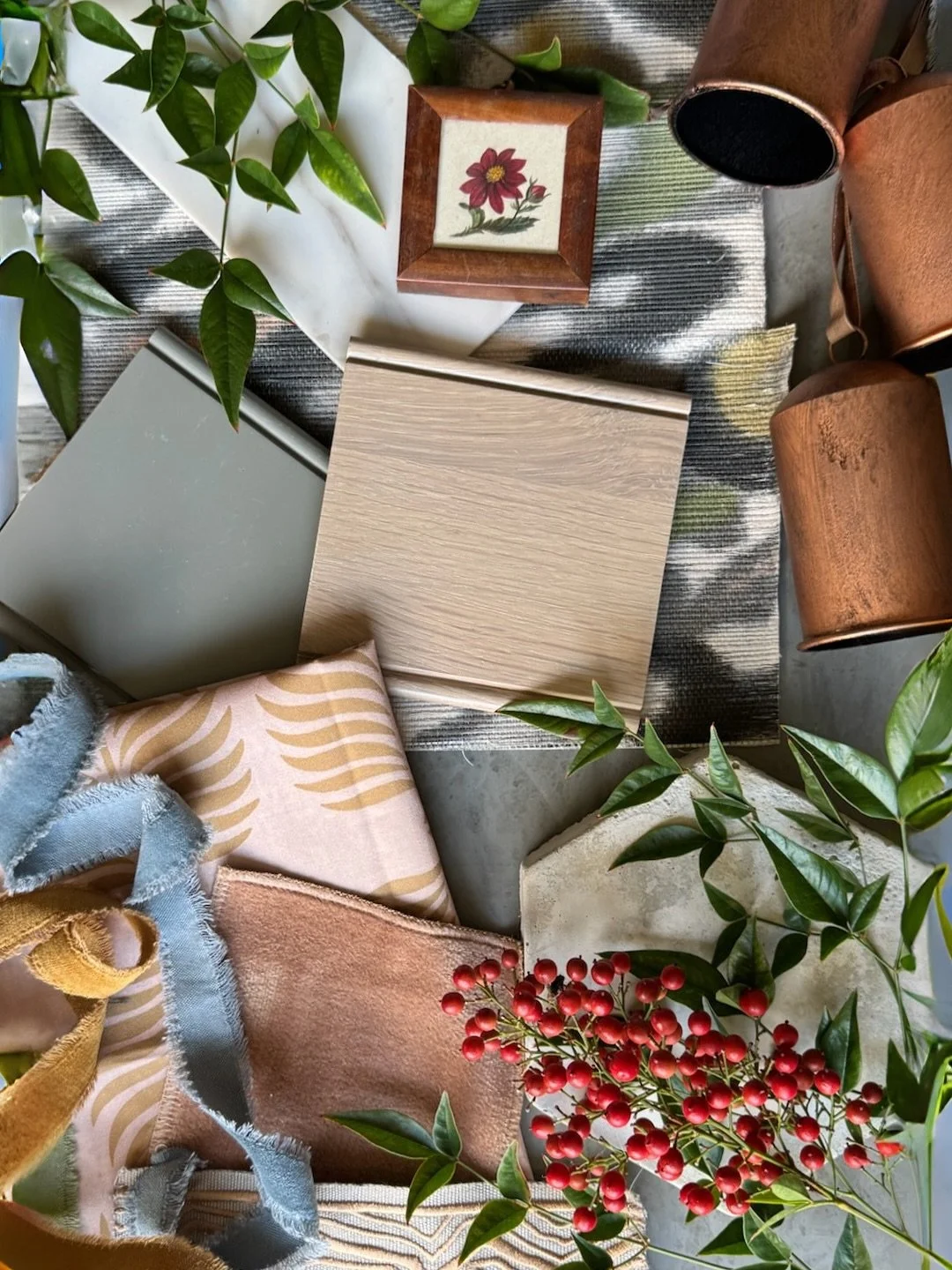 A festive first look at our design concepts for our mudroom and laundry spaces at this year’s Home for the Holidays Showhouse!
The inspiration started with a longtime favorite: @brunschwigfils “Stratus” wallpaper, which will brin