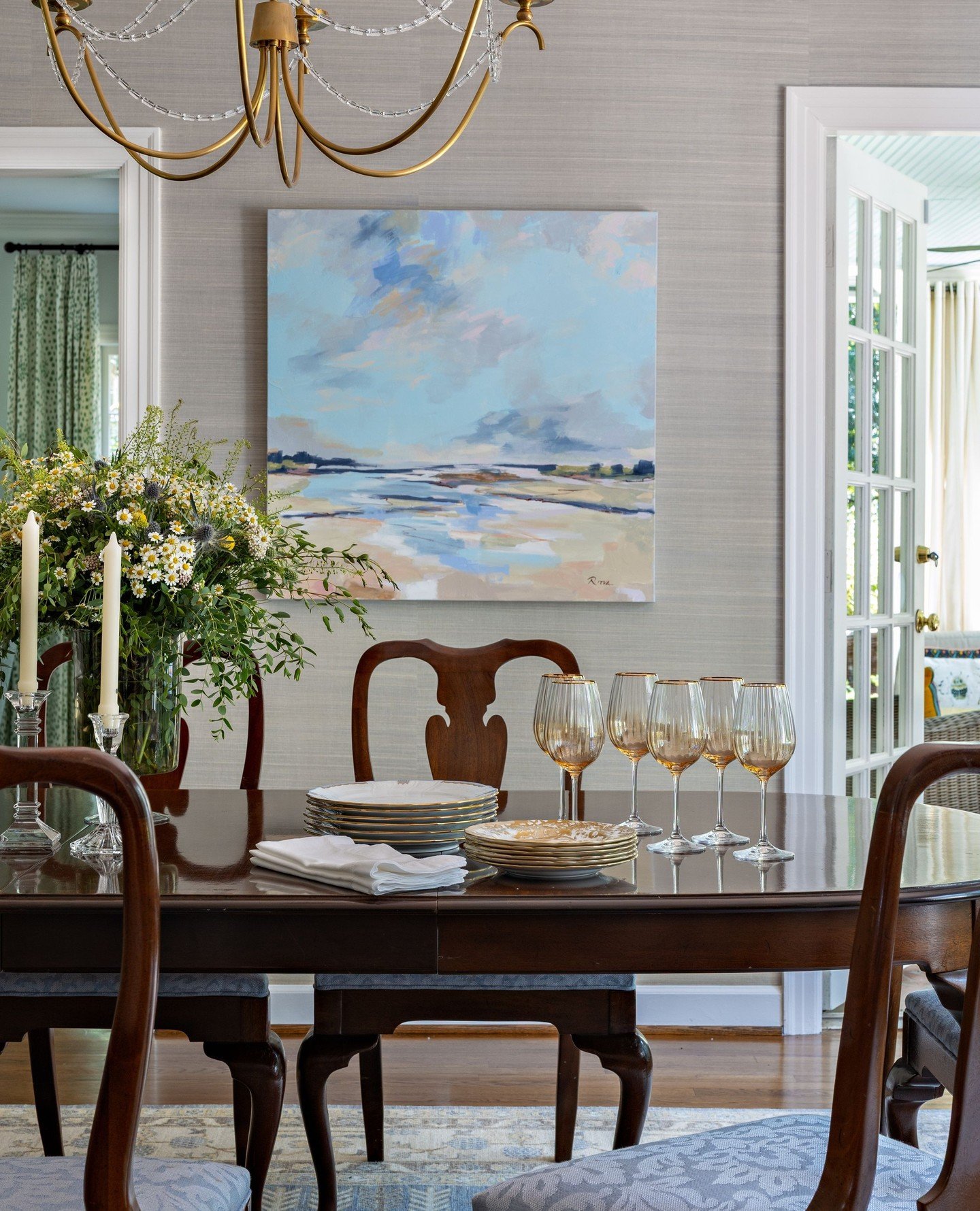 There&rsquo;s something special about pulling out the heirloom china and embroidered linens &mdash; a quiet celebration of tradition, craftsmanship, and the joy of gathering around the table.⁠
⁠
Photography: @clarachambers⁠
⁠
⁠
⁠
#HopeAustinInteriors