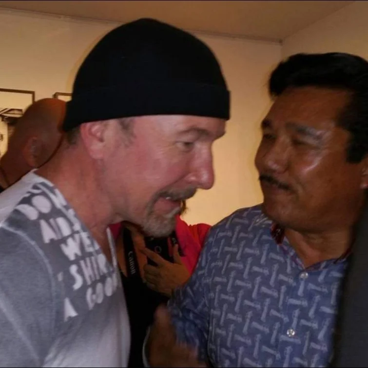 U2 guitarist Edge and I chat about the vinyl I supplied in his documentary with Jimmy Page and Jack White "It Might Get Loud" on Sony Classics where I am credited.