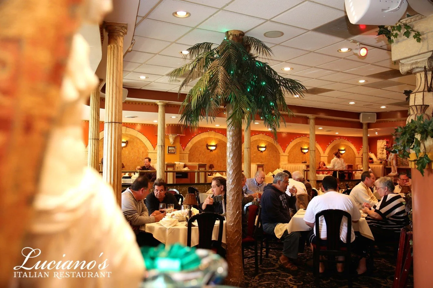 Step into Luciano's dining room and let yourself be transported to the heart of Italy!