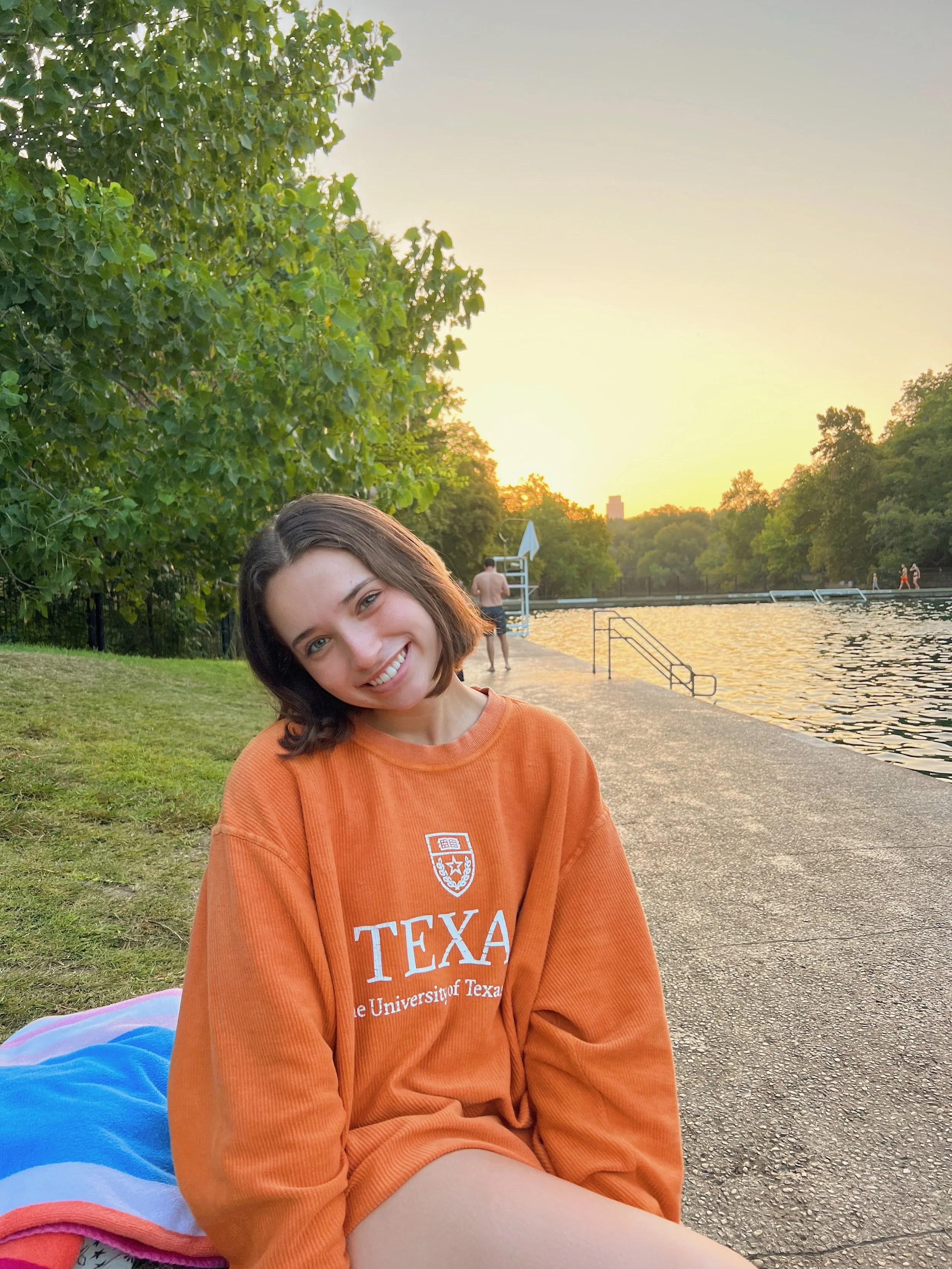 5CAFCFB1-9C03-4B8F-8C32-99F4CA4541E7 - Laura Merlina.jpeg