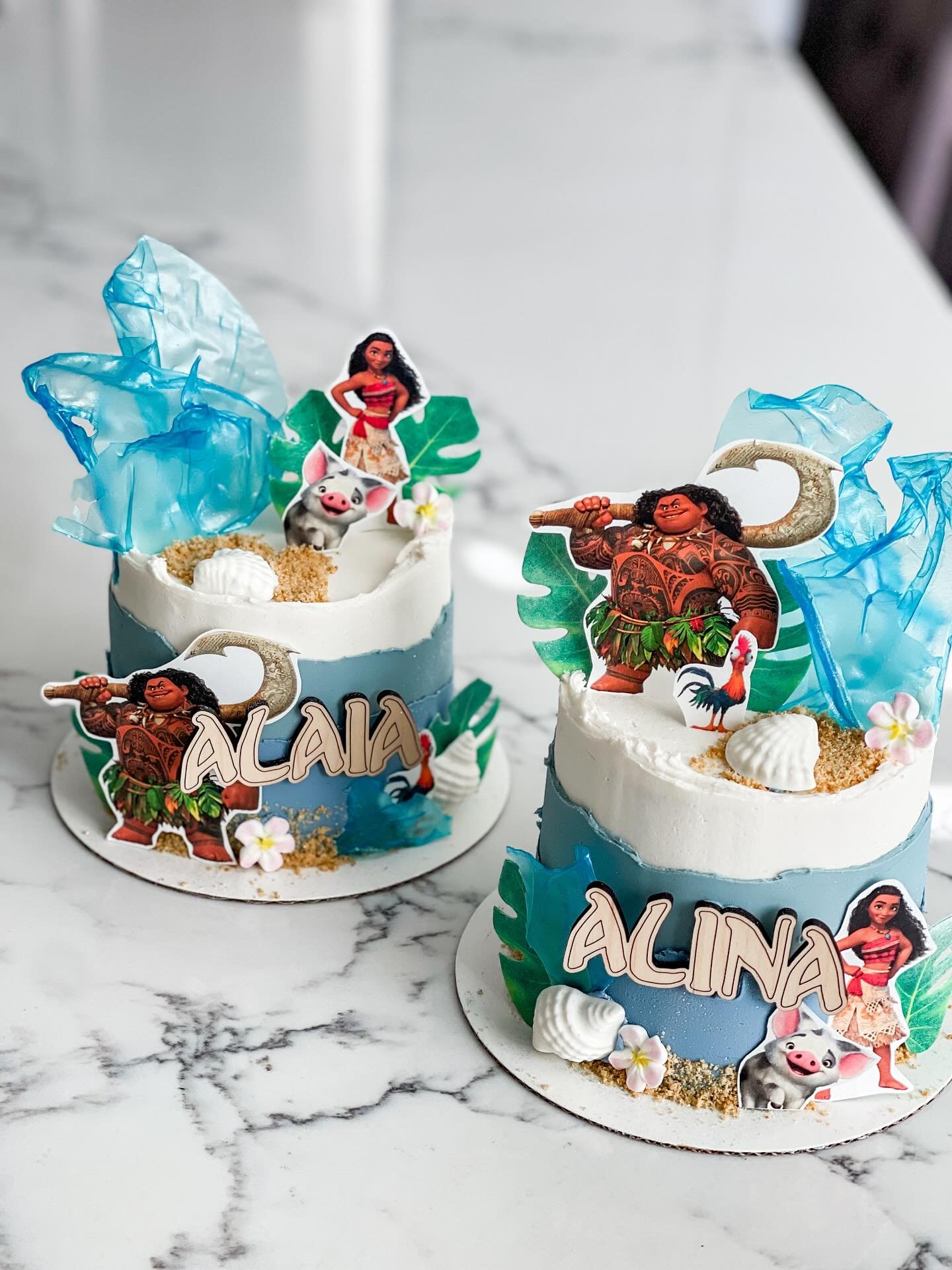 an assortment of @disney blue character themes 🩵

which is your fav? 

I still need to watch the new Moana! 

#disney #birthdaycake #moana #toystory #frozen #buttercreamcake #birthdayboy #localbaker #supportsmall #sacramento #luxurycake