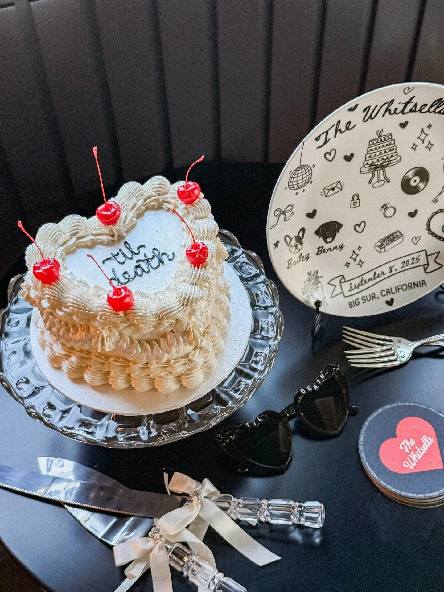 the whitsells 🖤

love the pearly vintage heart cake next to a wide assortment of desserts ✨

I&rsquo;m extremely honored to bake for your special moments, but being hired to bake for one of your close friend&rsquo;s weddings is truly unmatched 🥹

?