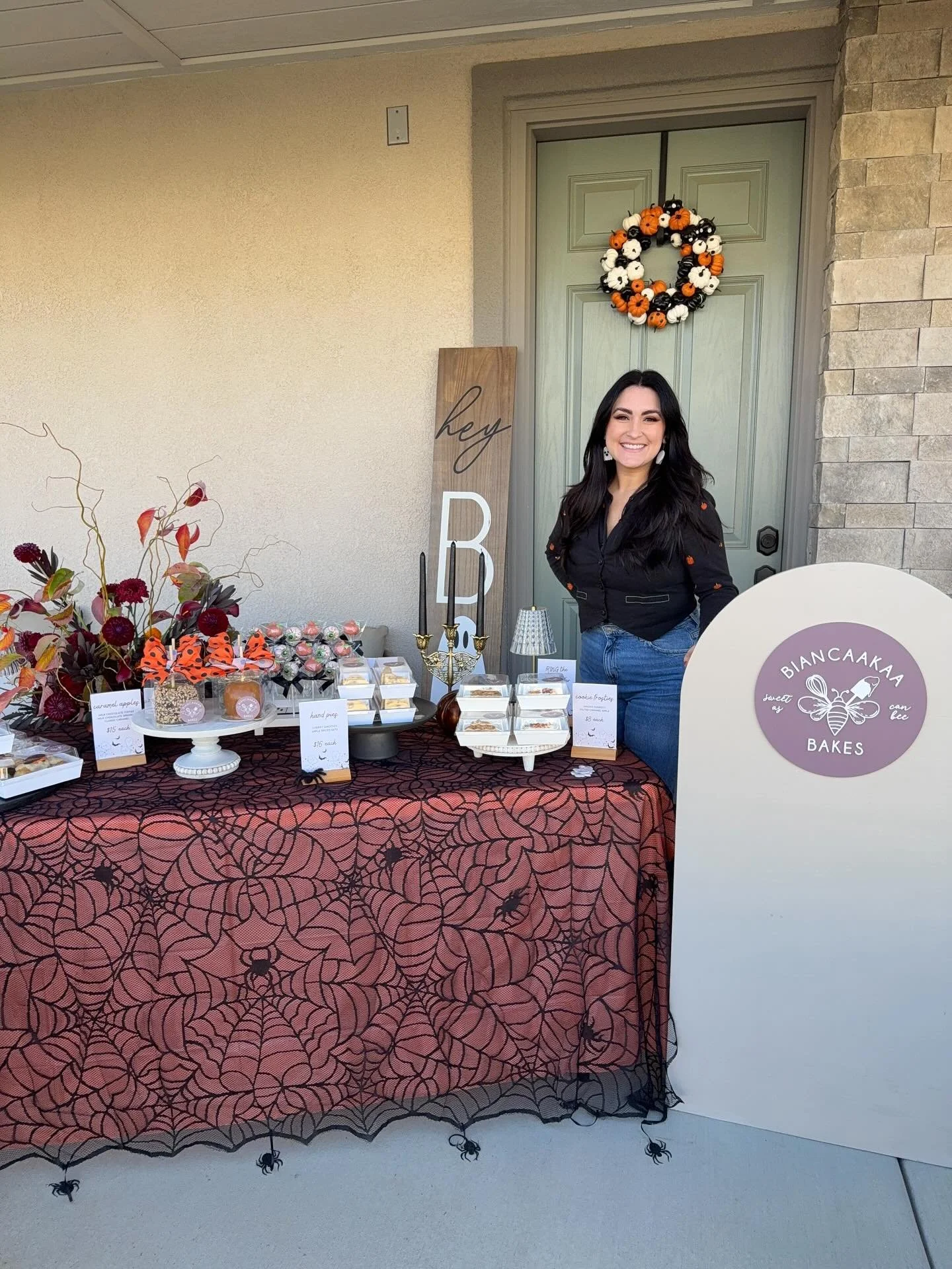 first pop up: HUGE success 🧡🎃👻

thank you so much to my favorite customers coming out &amp; clearing my table multiple times! 

I overbaked (my specialty) &amp; dang near sold out (only two cookies left) 🥹

I loved hosting the pop up at my home t