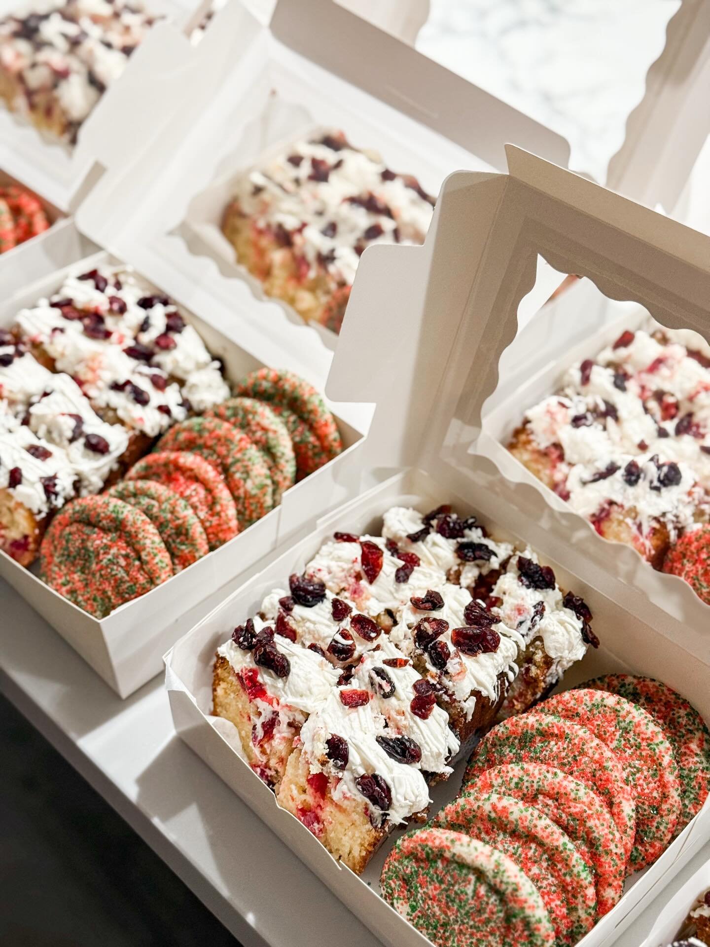 lux holiday treat boxes &hearts;️

a box full of yumminess for one of my favorite customers + their clients ✨

white chocolate cranberry loaf &amp; festive sugar cookies

Treat box / loaf / christmas box / holiday treats / client appreciation / sprea