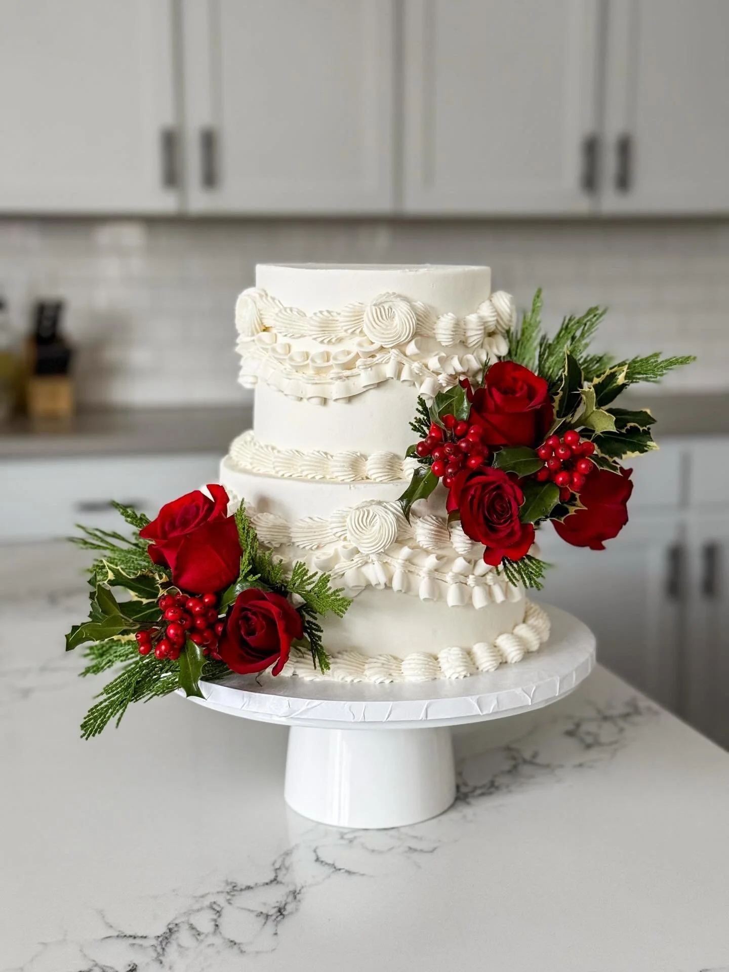 winter wedding ❄️

the vintage cake style with bows on cake bars really sing to me ✨

January cake tastings are open now (link in bio) &amp; I am booking weddings for 2026 💒

wedding baker / wedding cake / cake inspo / winter wedding / cakesicles / 