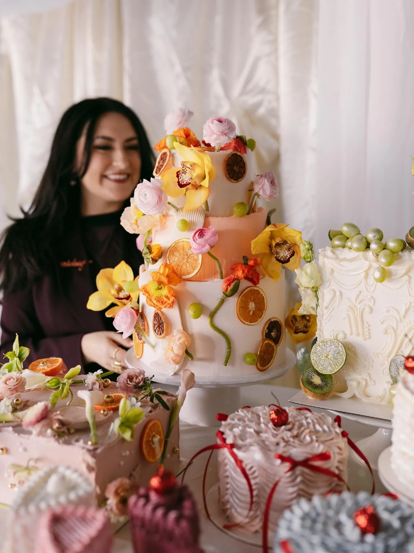 let&rsquo;s make your dessert dreams a reality 💫

more shots from my favorite day &amp; dream shoot &mdash; no matter your vision, let&rsquo;s discuss &amp; make it happen 🎂

photographer: @capturedbylexphoto 
content creator: @withlovecontent 
stu