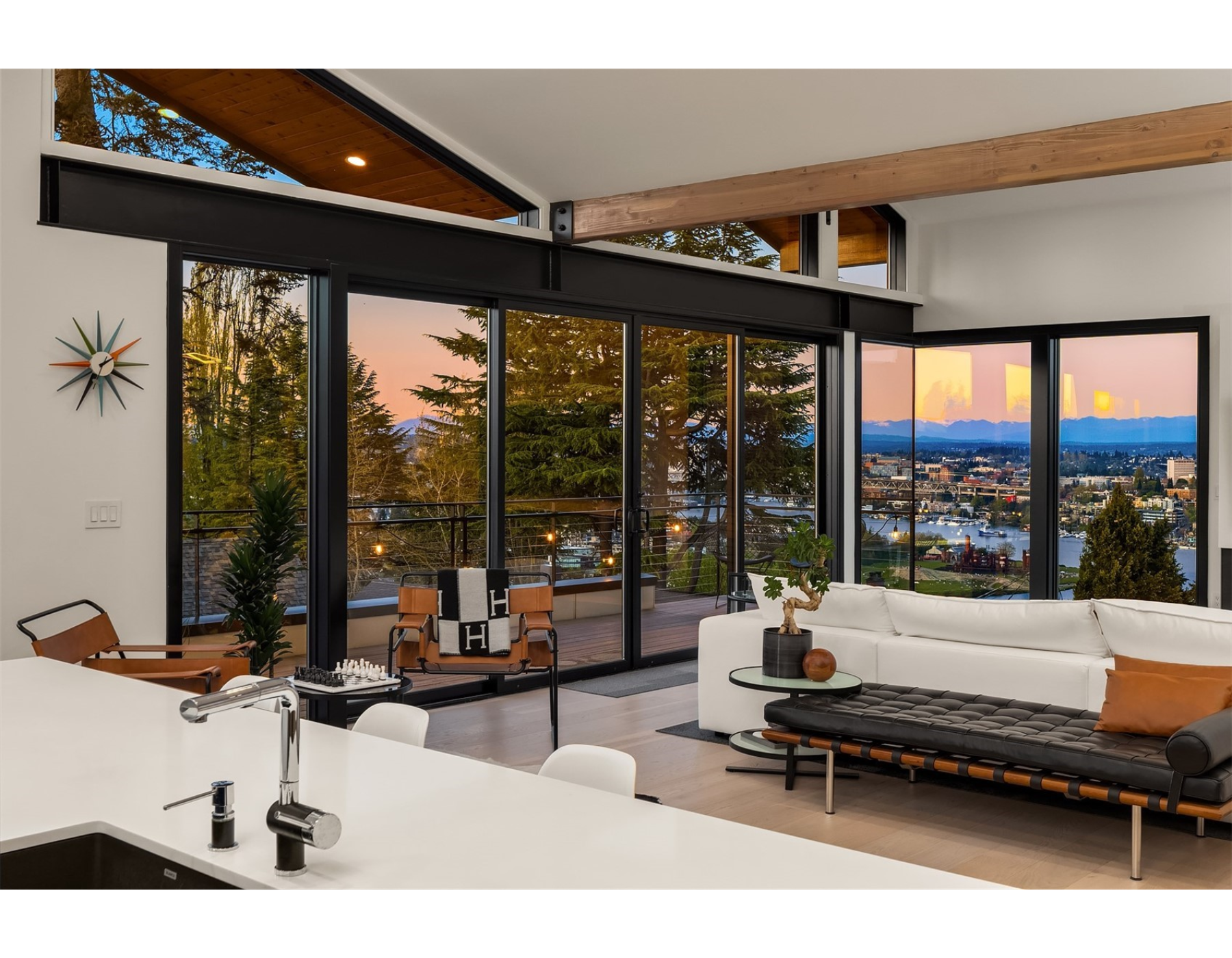 STYLE & VIEWS QUEEN ANNE · $3,998,000