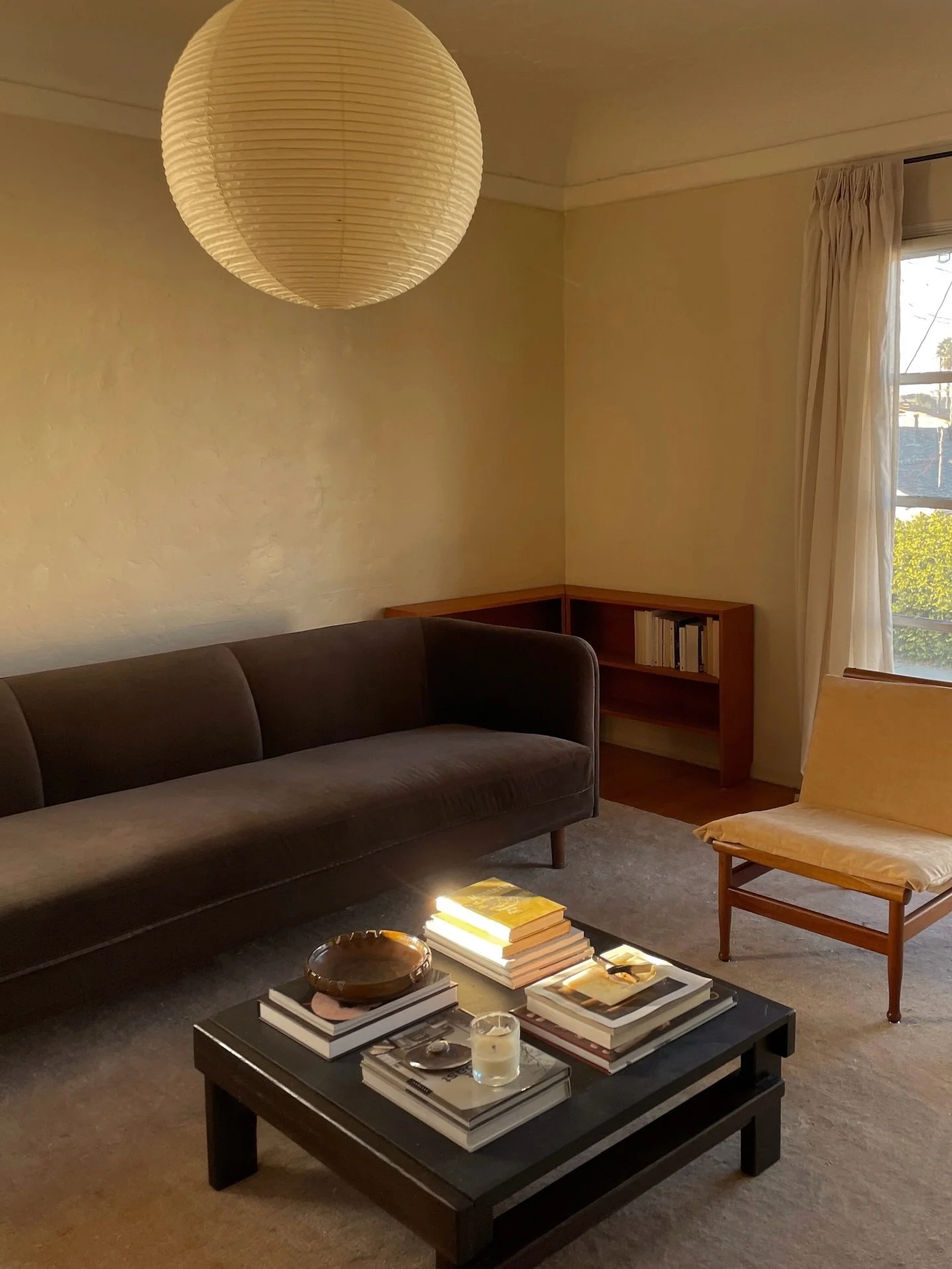 At home with @clairealydean 

From Spanish style minimalism to Mid-Century Modern, Claire has transformed her one bed room LA apartment into a haven of vintage pieces. 

Read about our second interview together now live on the blog (link in bio)