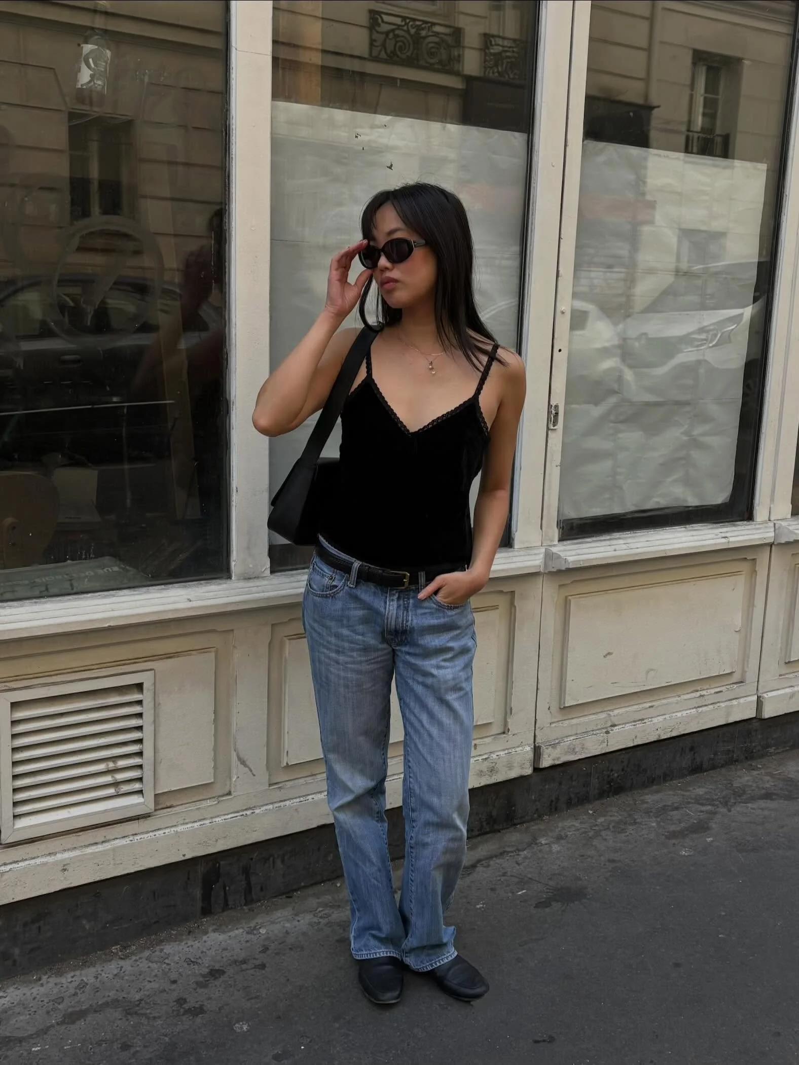 Vintage velvet &amp; denim on repeat

#ootd #whatimwearing #springoutfitinspo #parisianchic #minimalistchic