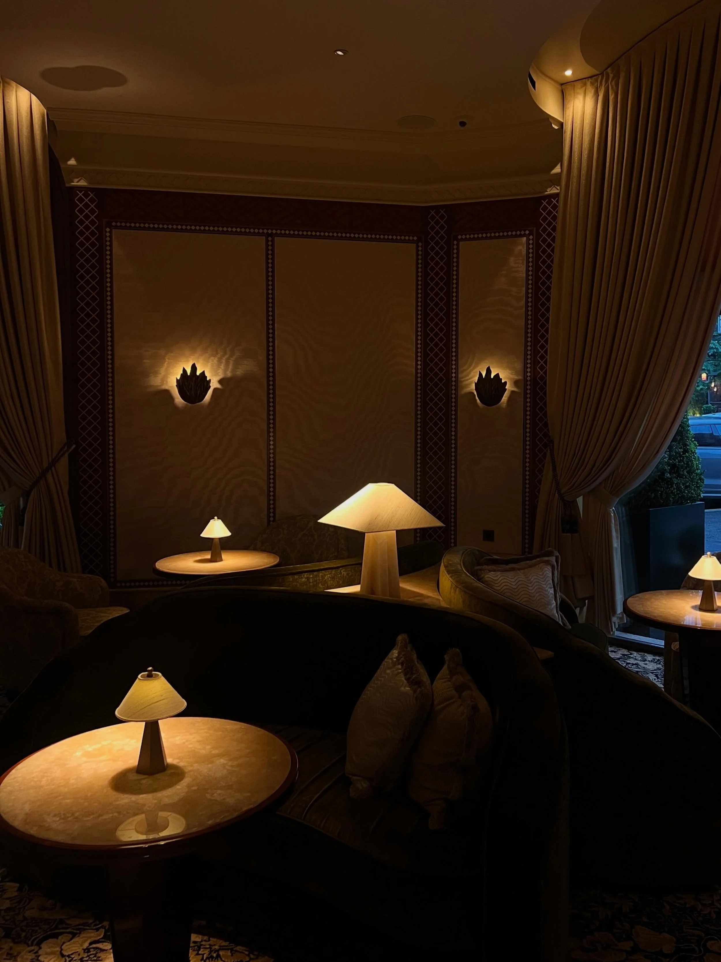A rainy afternoon at @fouquets.paris