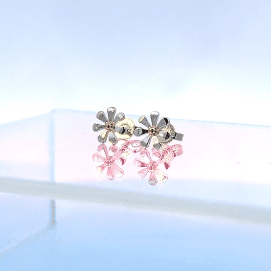Paper Daisy Earrings-high.gif