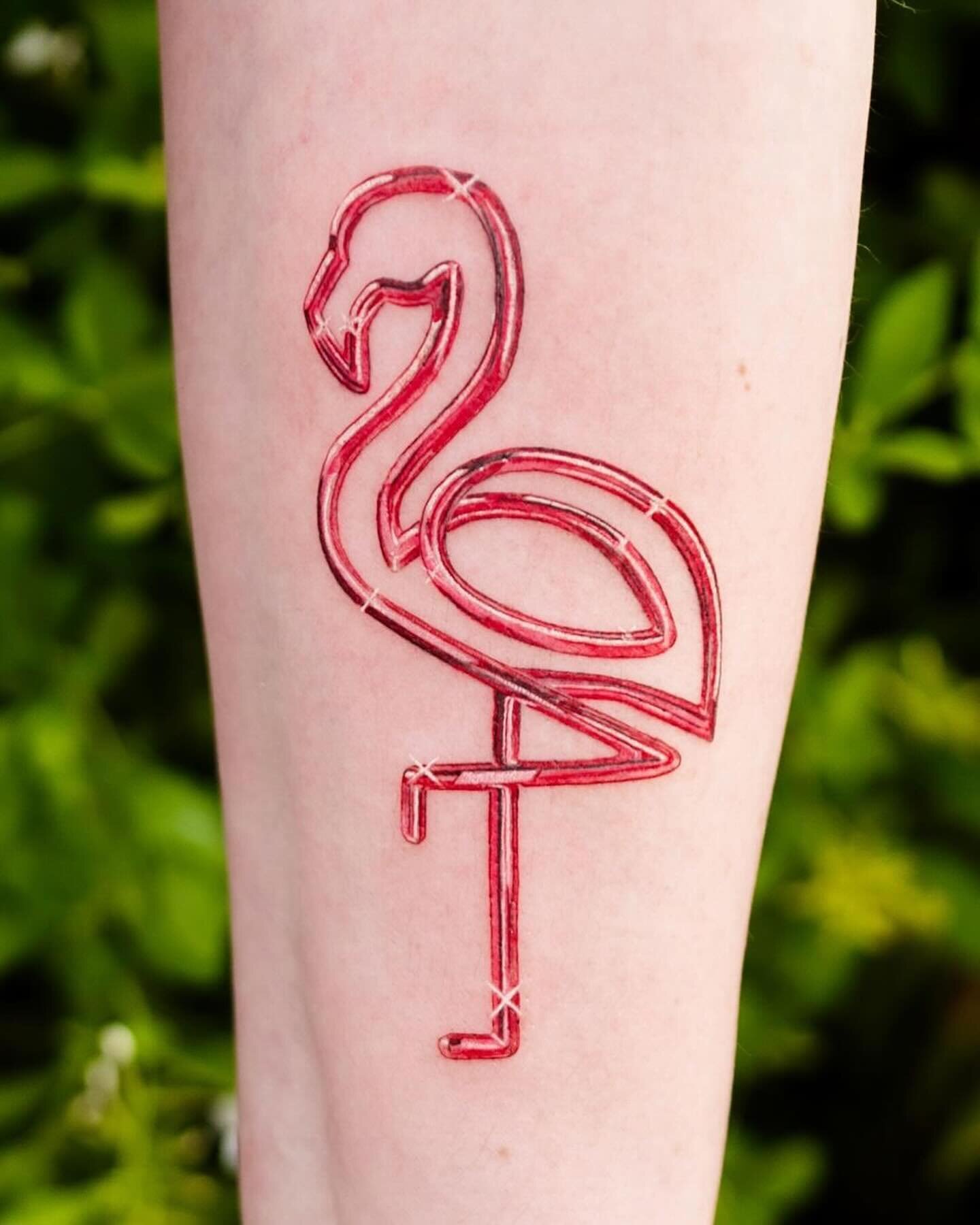 29 February 2024 🦩⚡️🌴 

My leapling Flamingo, somewhere between a neon light and highly polished metal, patiently brought to life by @zero_ink_ 

The flamingo was designed the same way as all my jewellery using CAD, and will be recreated in gold so
