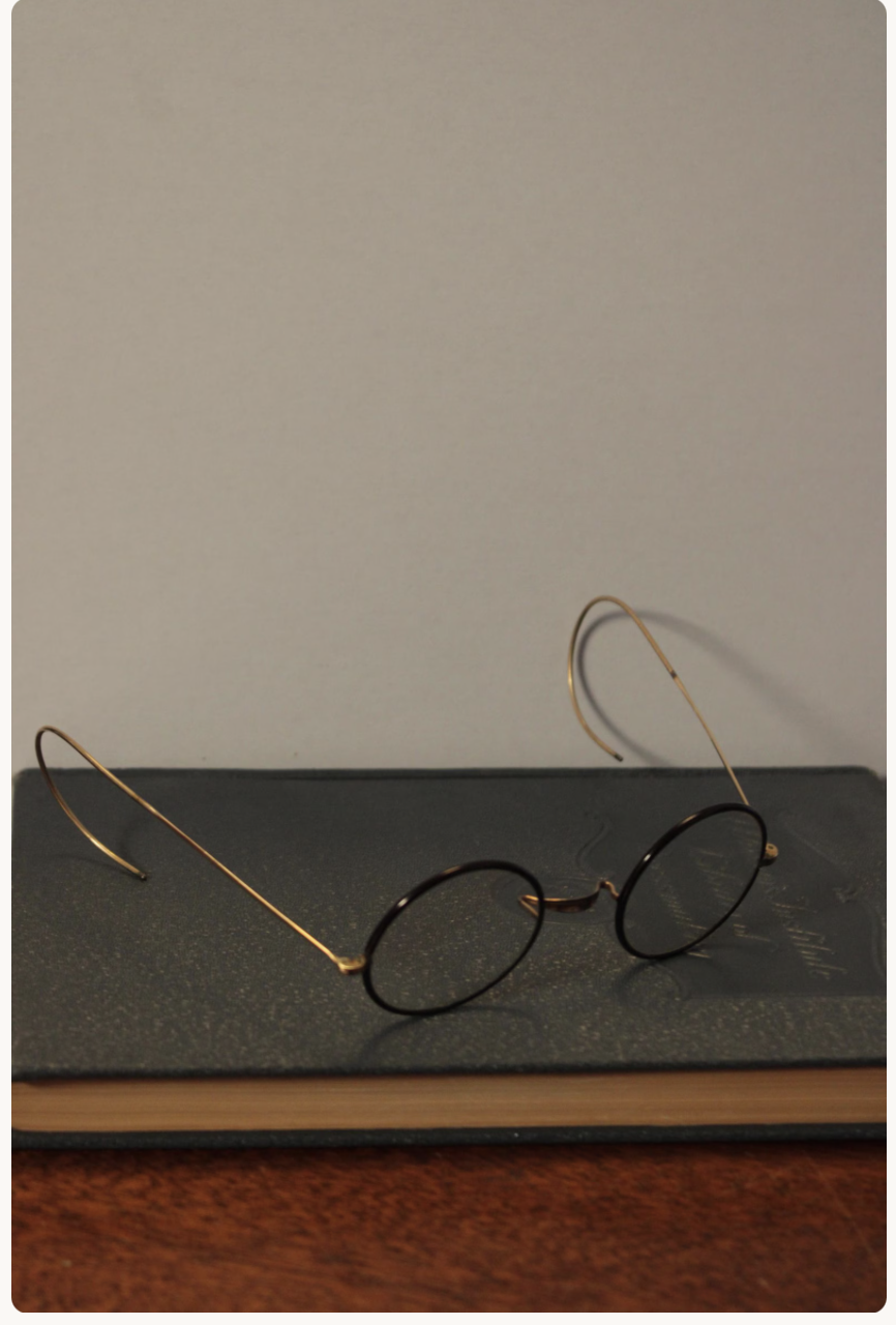 1920's Antique Black Metal Frame Harry Potter Round Cable Temple Spectacles in Case